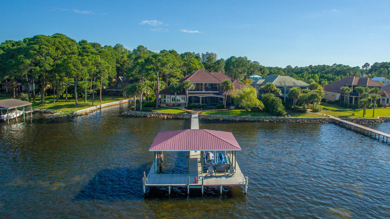 SUNBURST ON THE BAY - Residential
