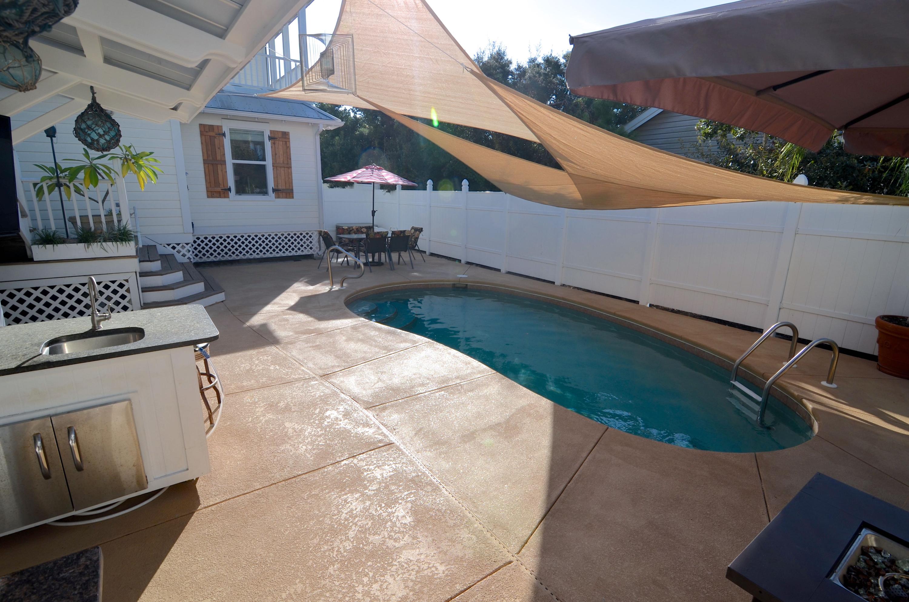 CRYSTAL BCH E1/2 LOTS 14 & 15 BLK 7 - Residential