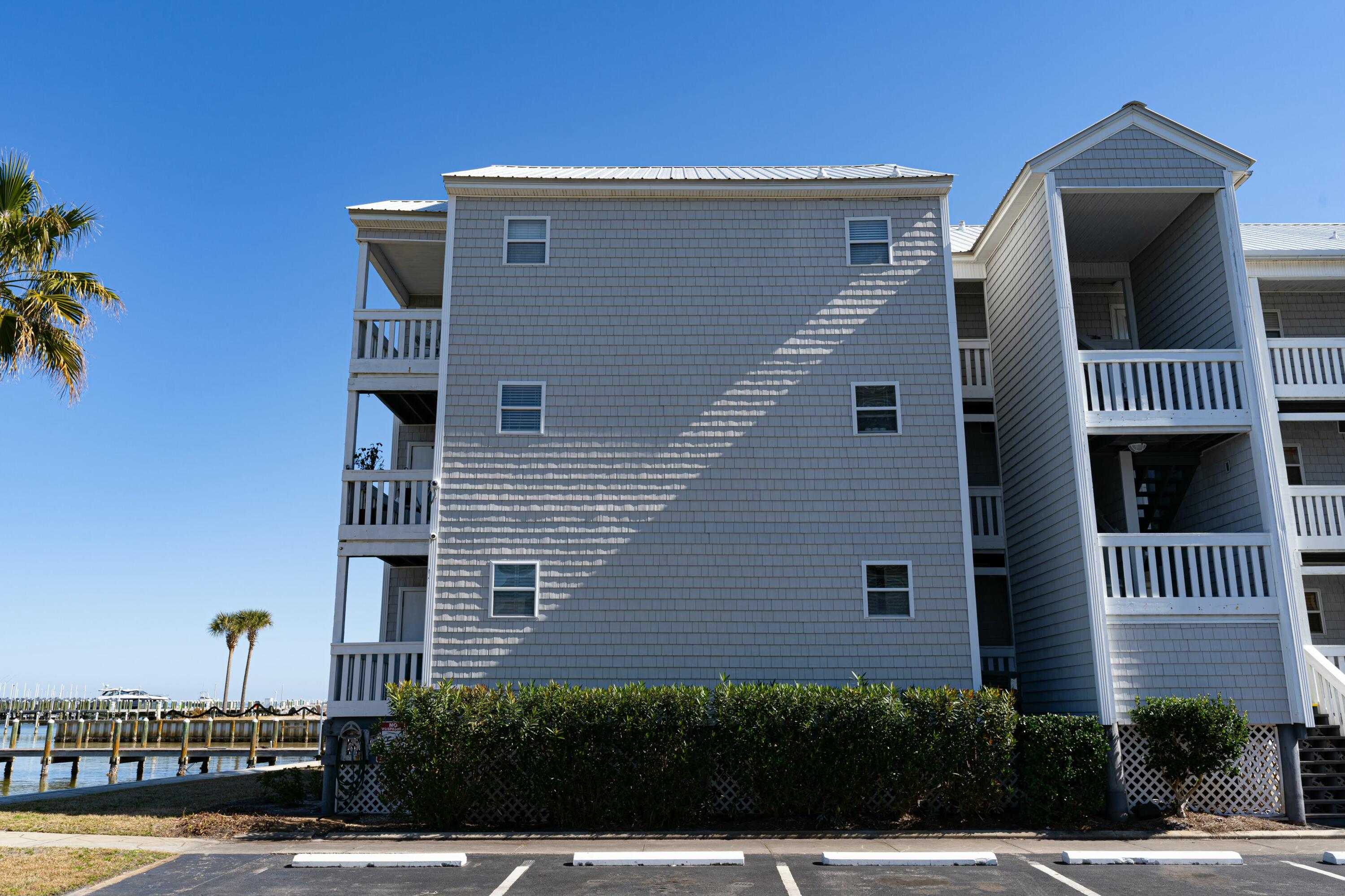 HERMITAGE CONDOMINIUM - Residential