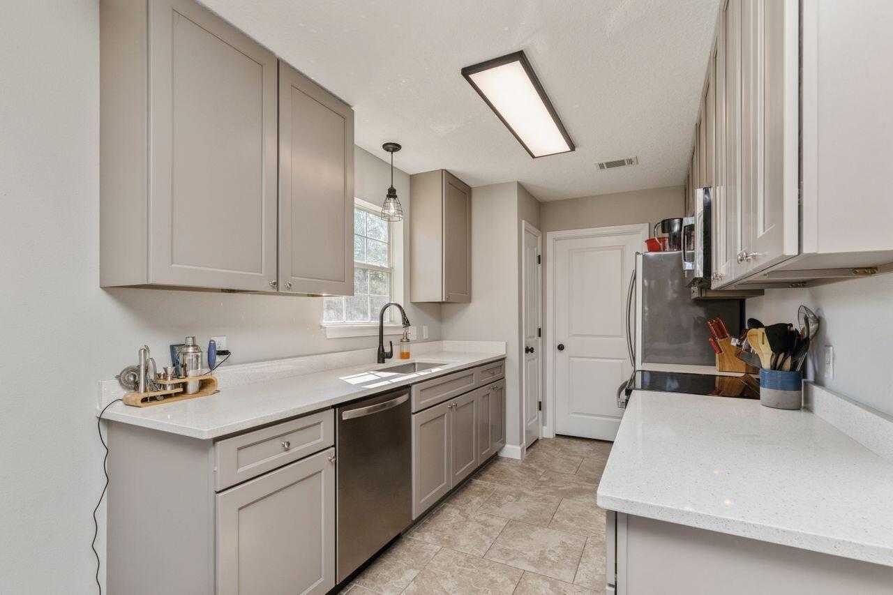 HOLLY GROVE SOUTH - Residential