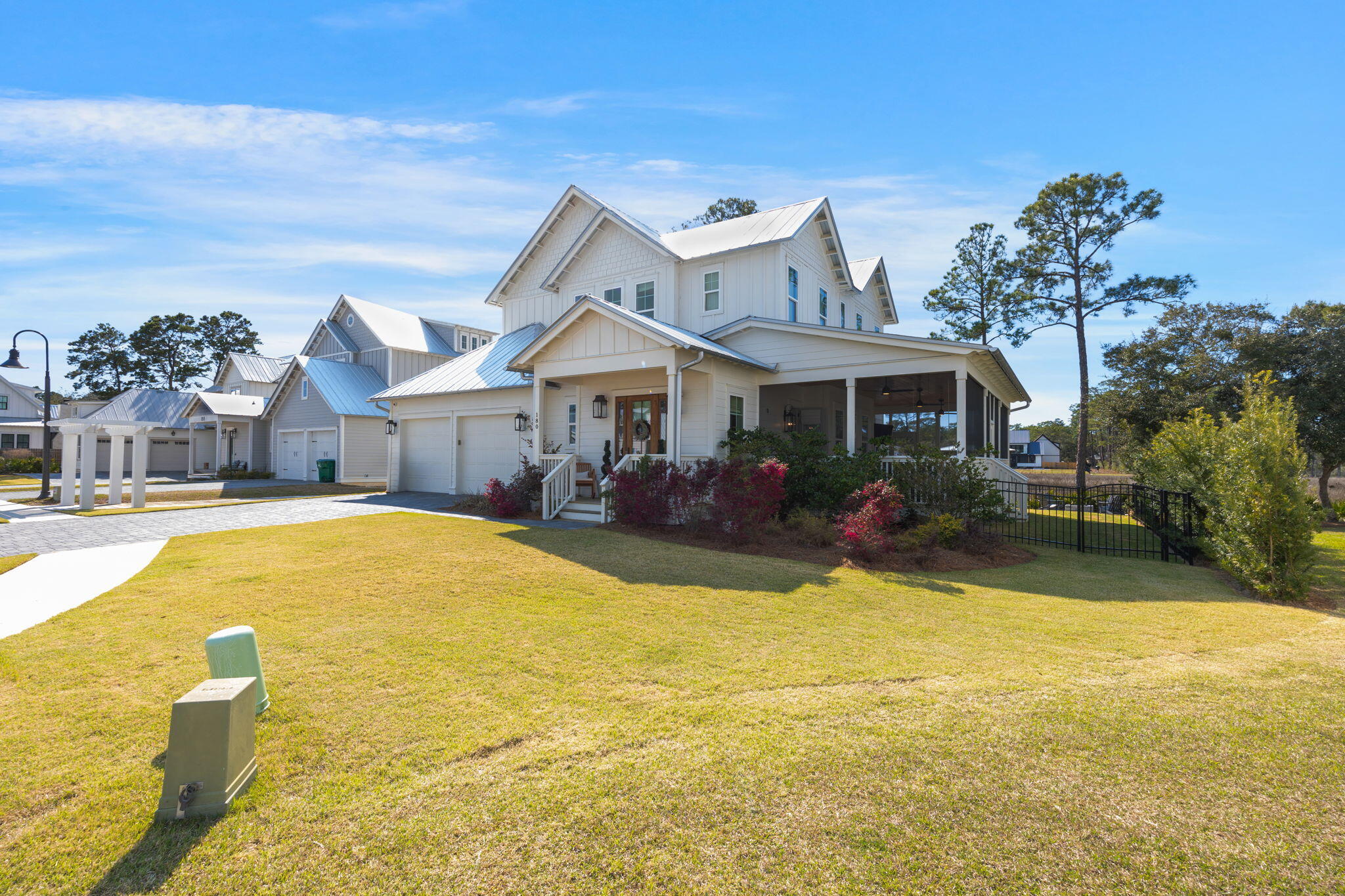 Daxton on the Bay - Residential