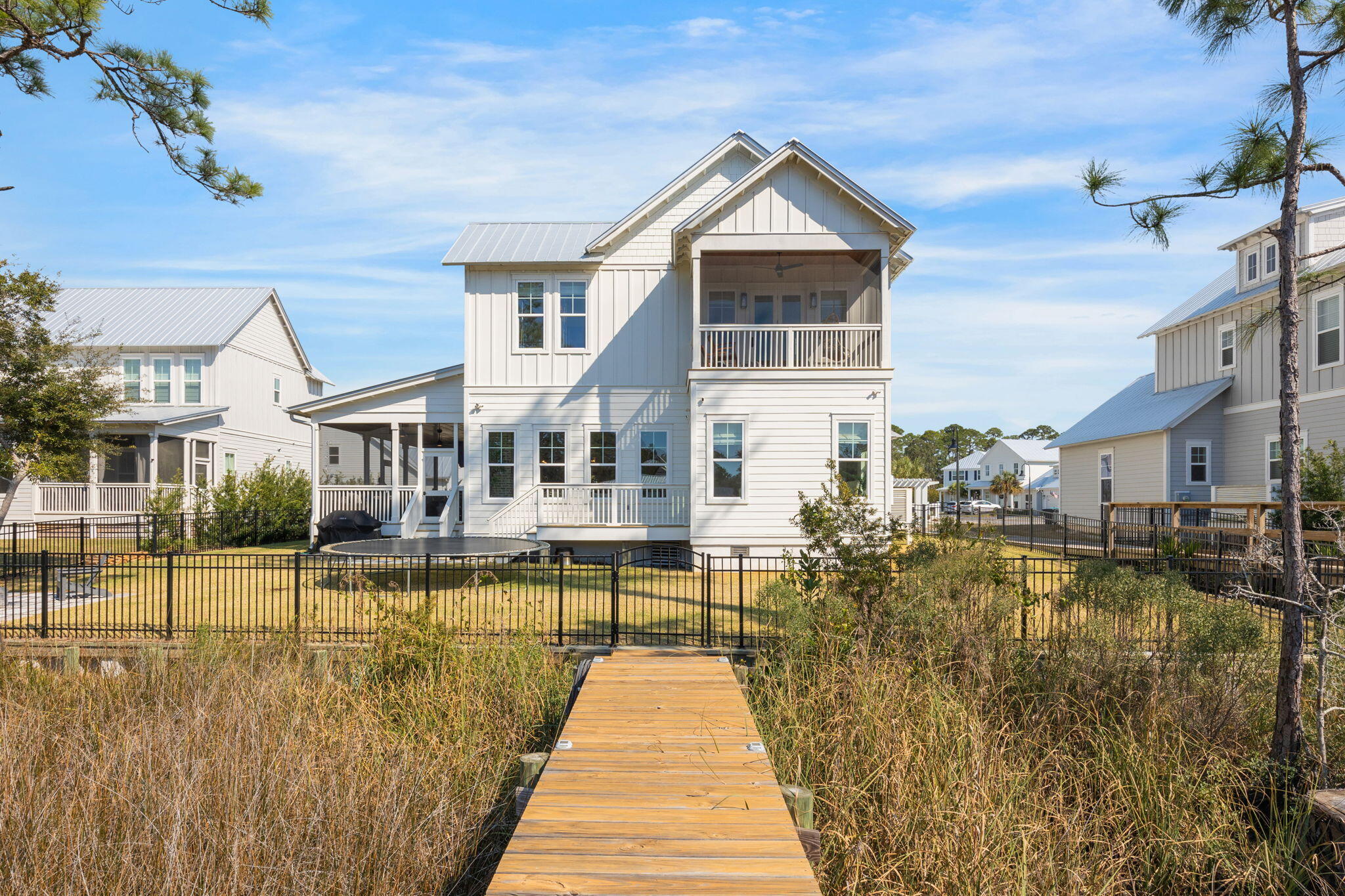 Daxton on the Bay - Residential