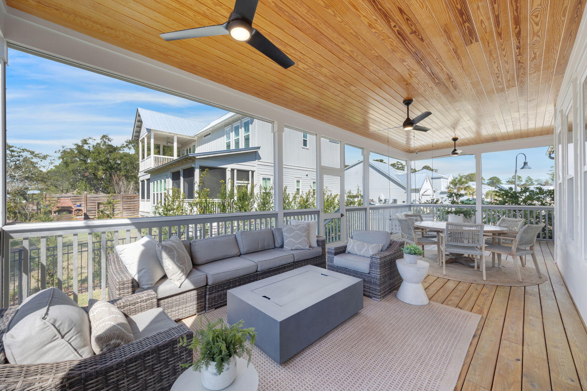 Daxton on the Bay - Residential