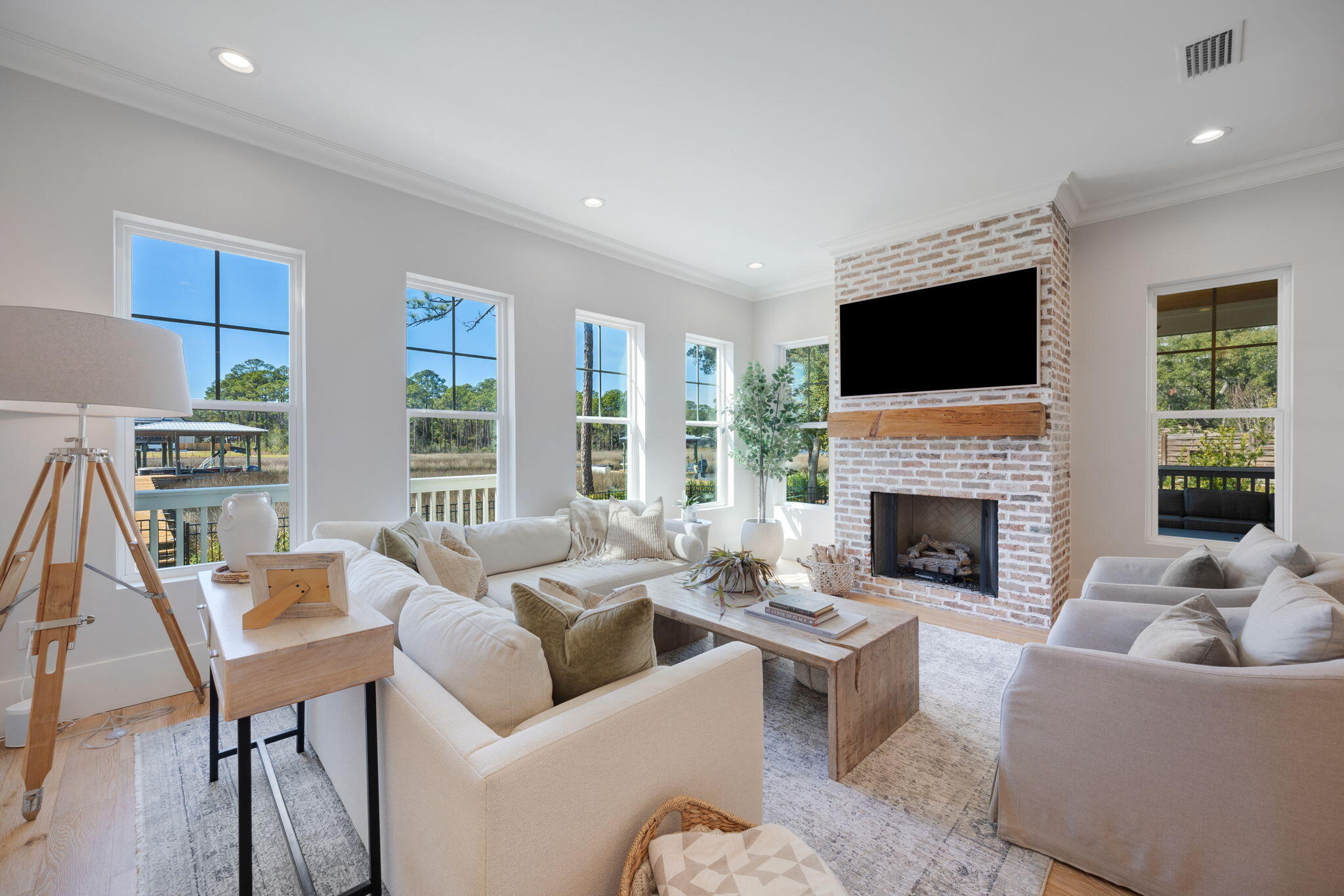 Daxton on the Bay - Residential