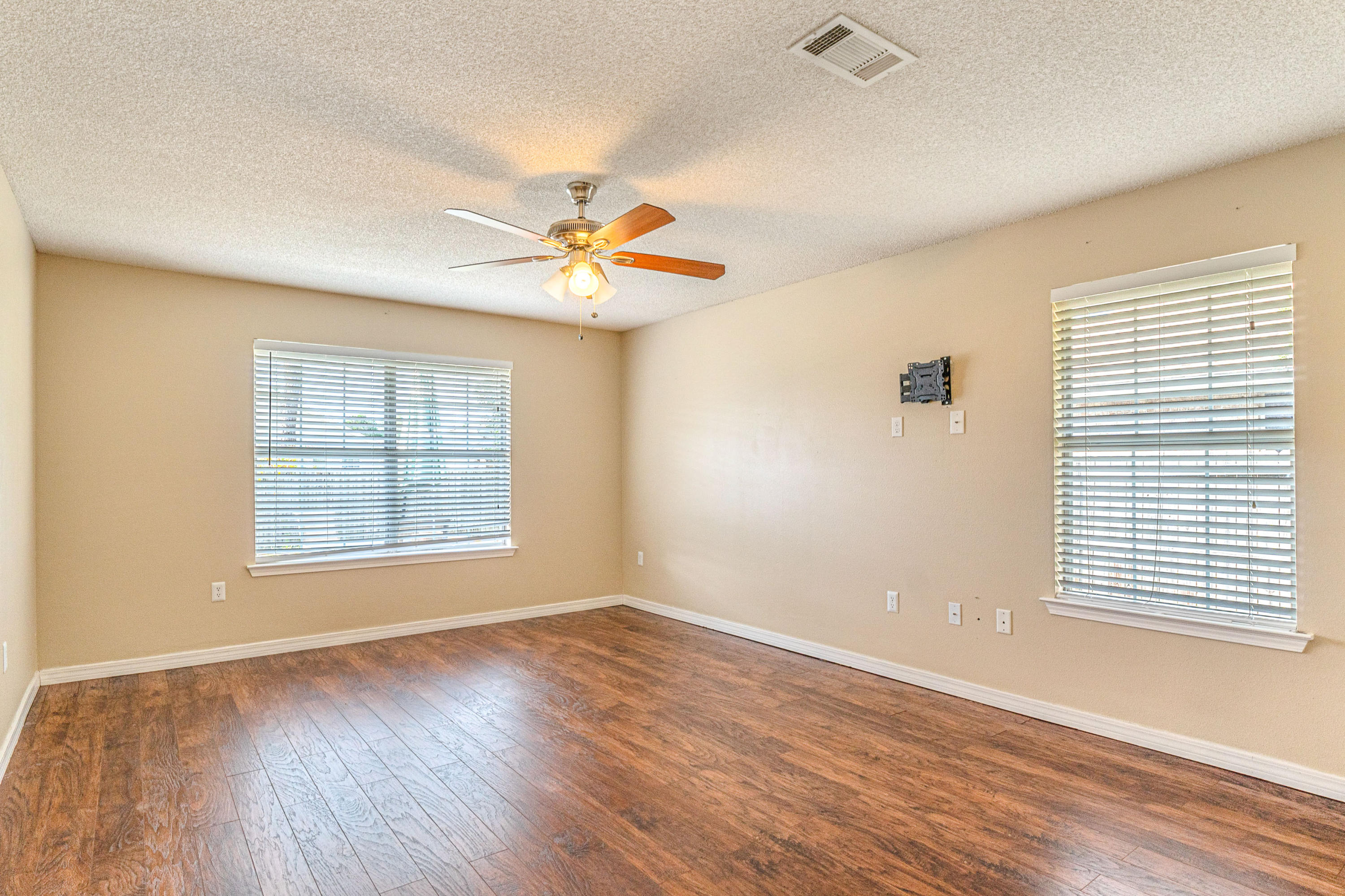 CREETWOODS - Residential