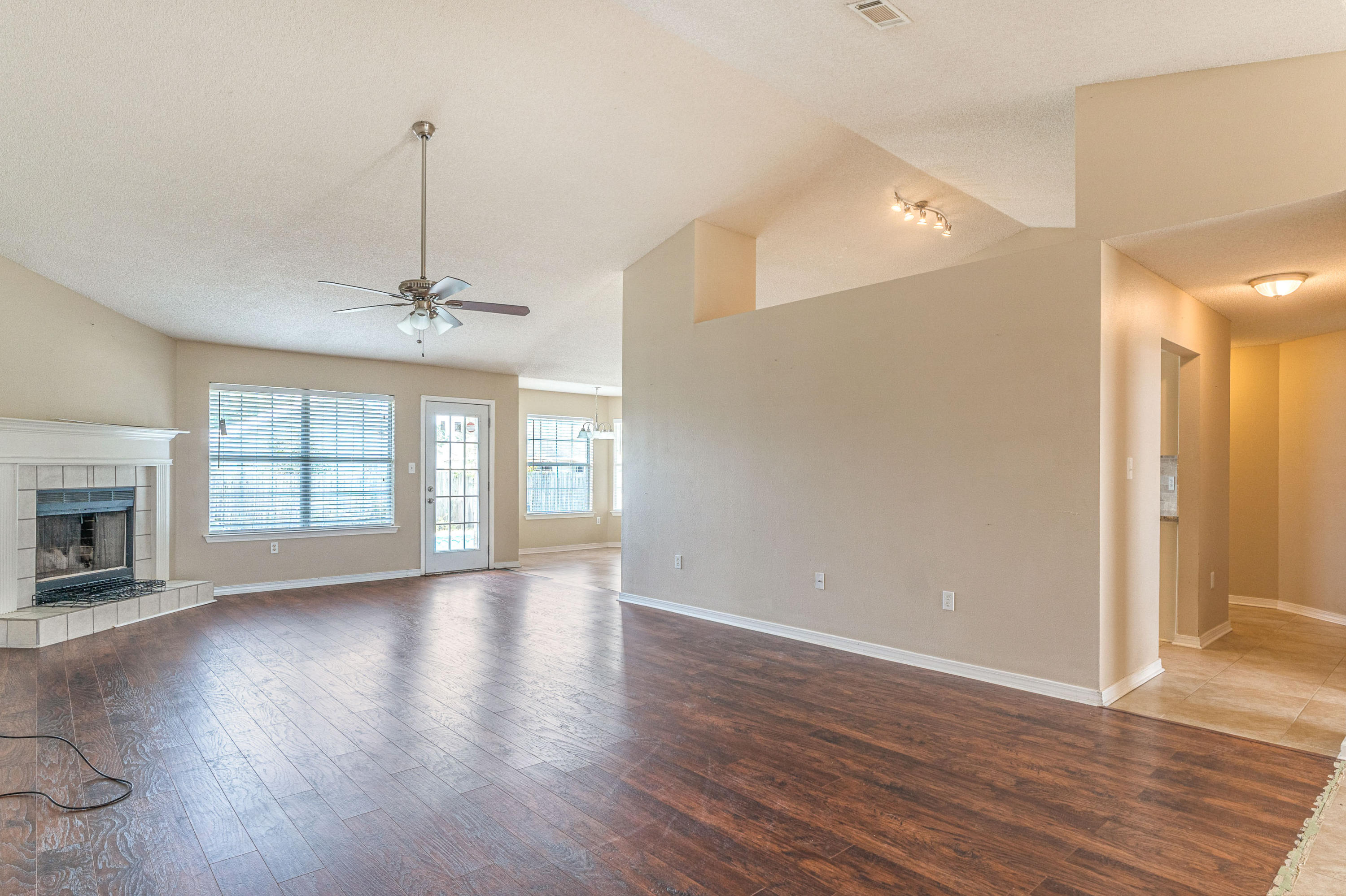 CREETWOODS - Residential