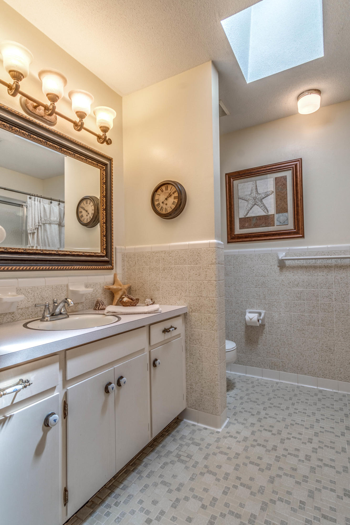 COUNTRY CLUB ESTATES 1ST ADDN - Residential