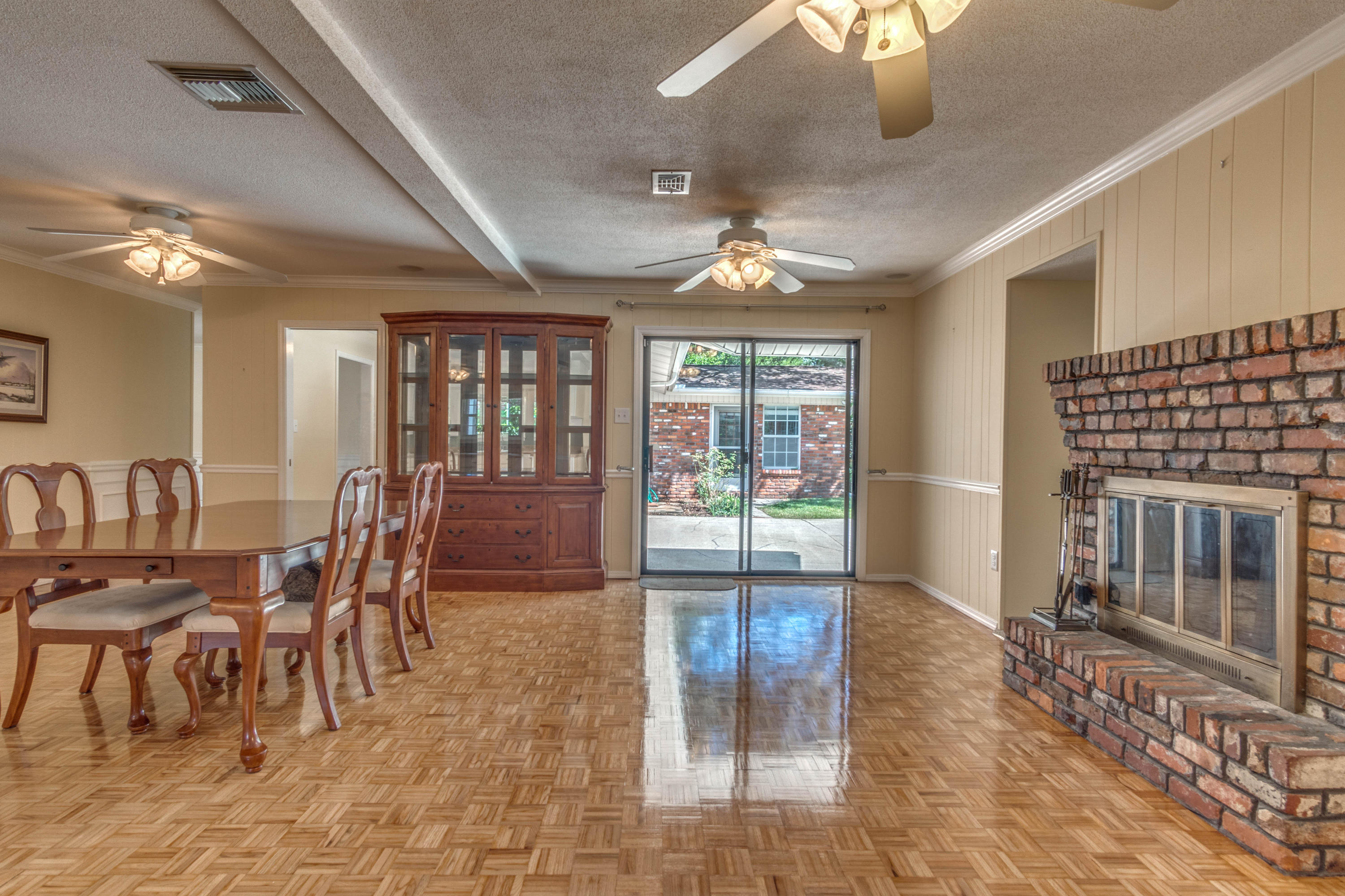 COUNTRY CLUB ESTATES 1ST ADDN - Residential