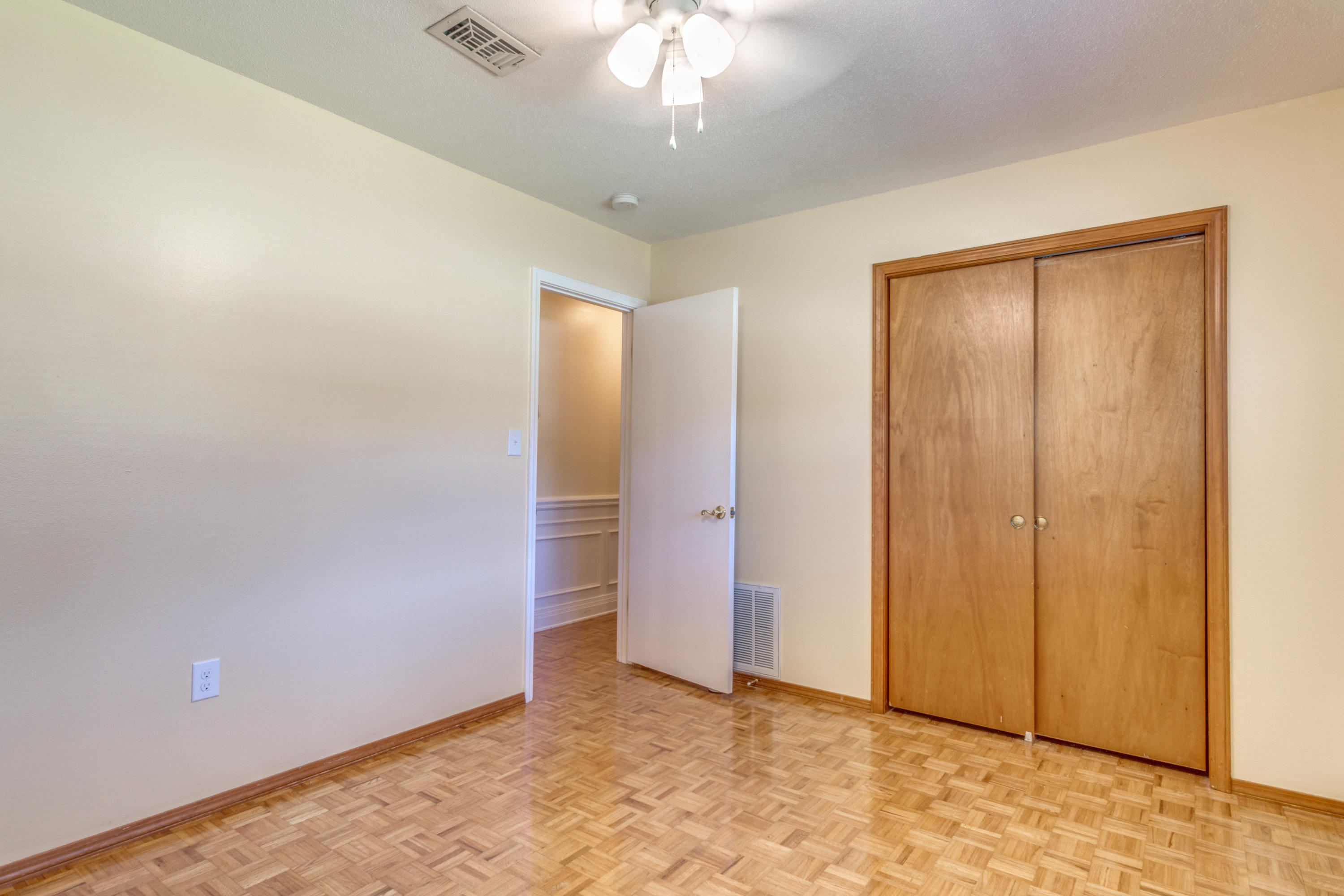 COUNTRY CLUB ESTATES 1ST ADDN - Residential