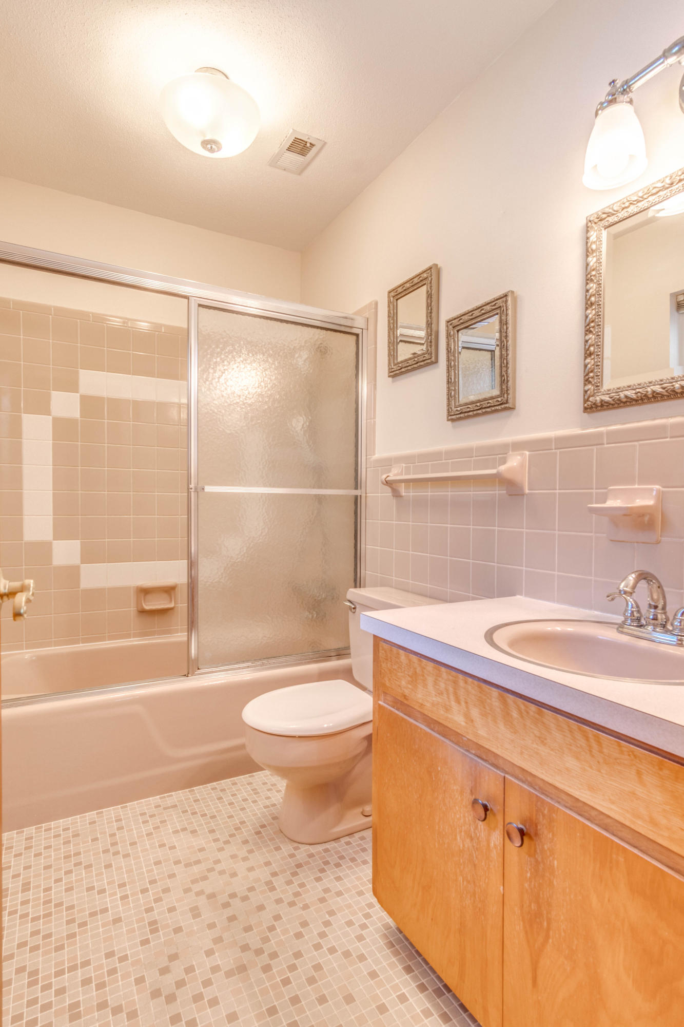 COUNTRY CLUB ESTATES 1ST ADDN - Residential