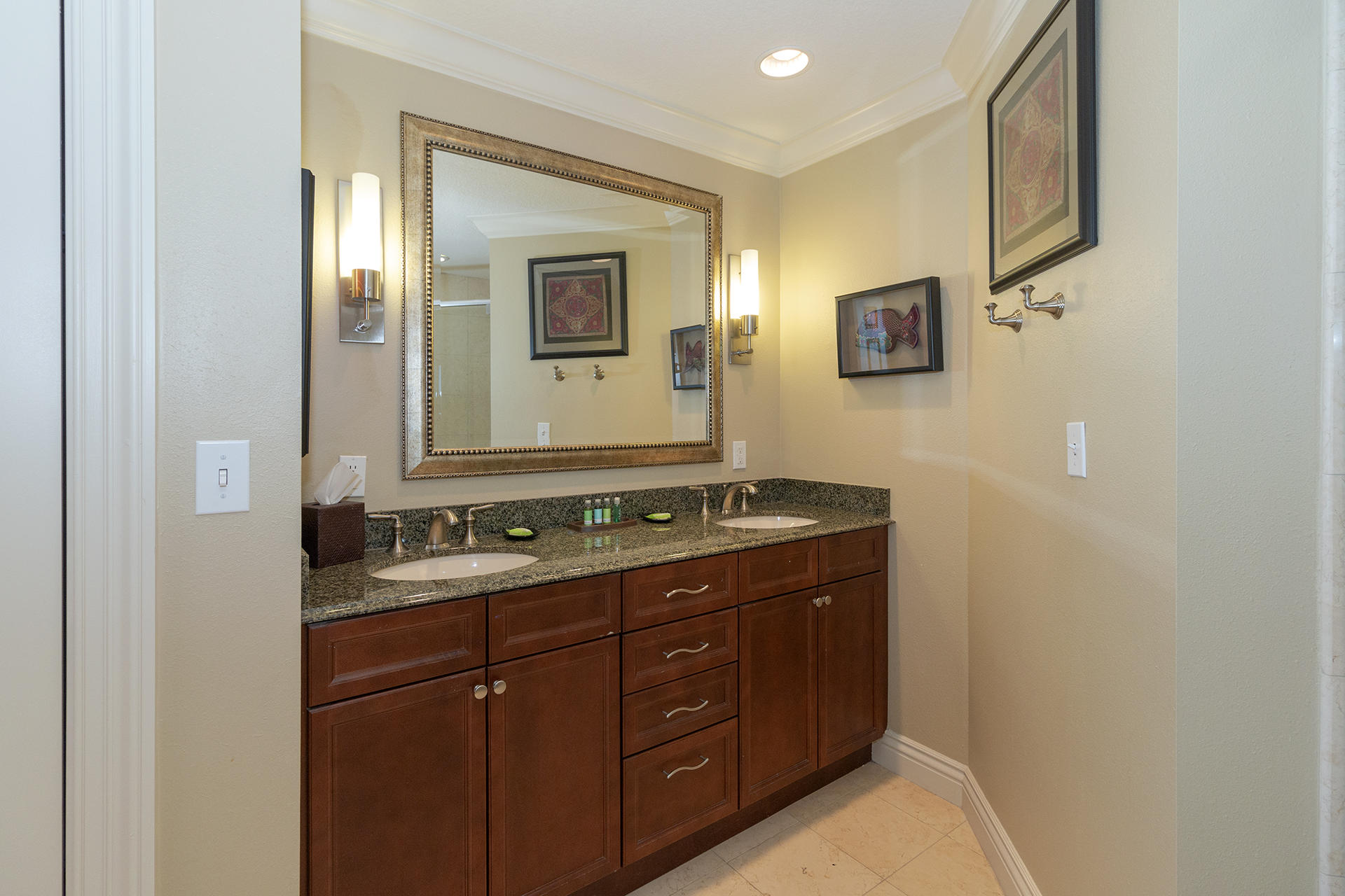 EMERALD GRANDE - Residential