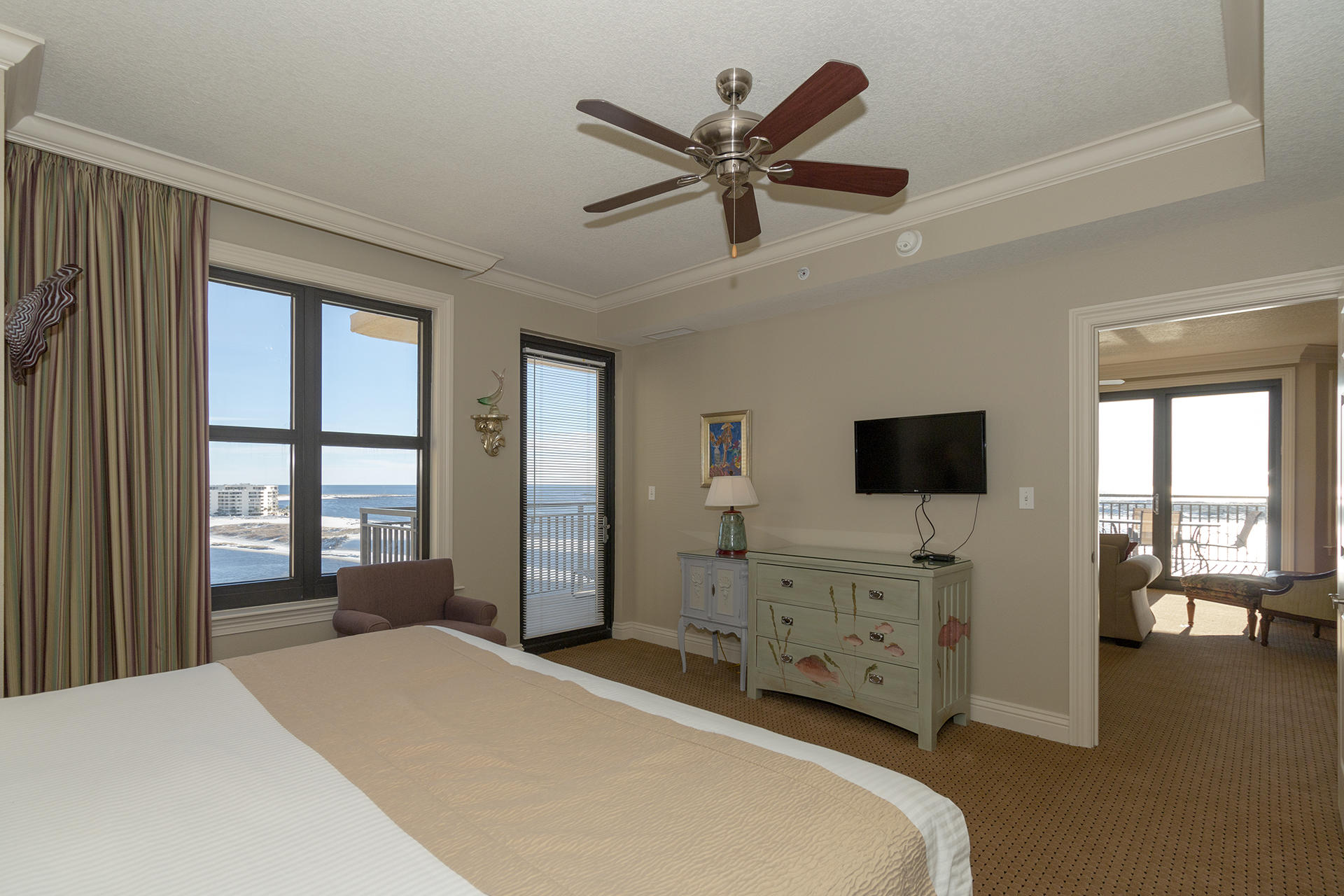 EMERALD GRANDE - Residential