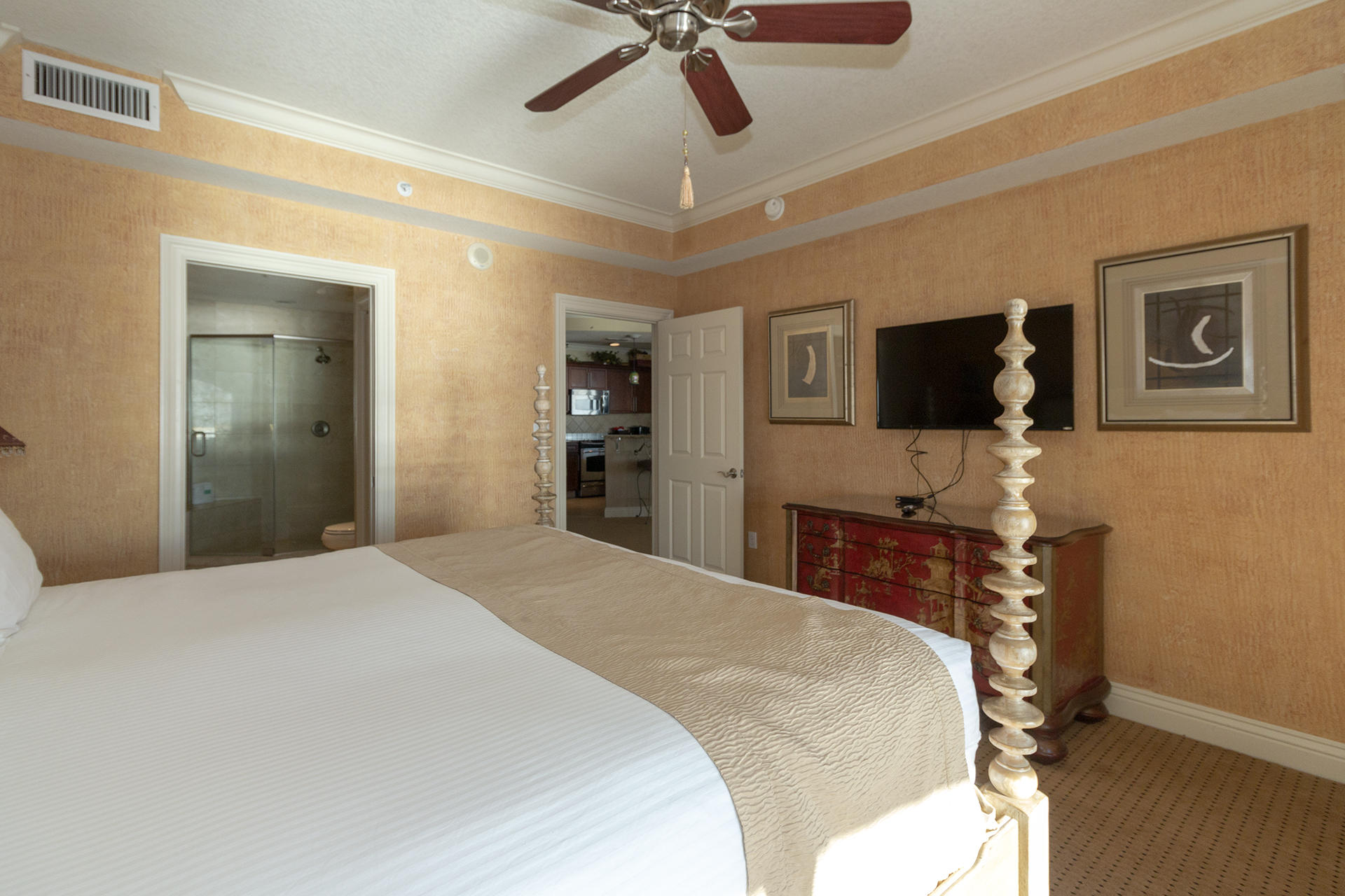 EMERALD GRANDE - Residential