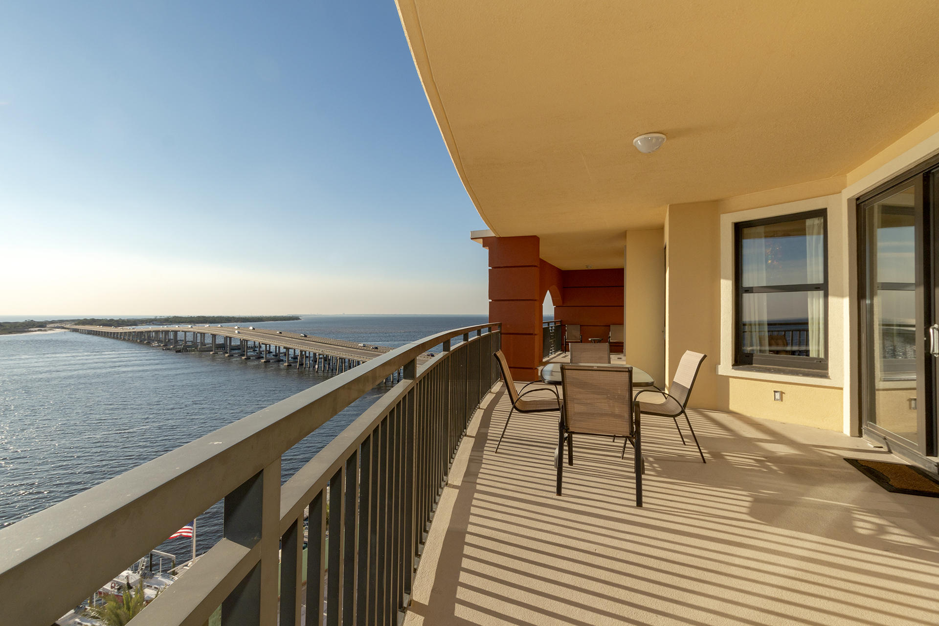 EMERALD GRANDE - Residential