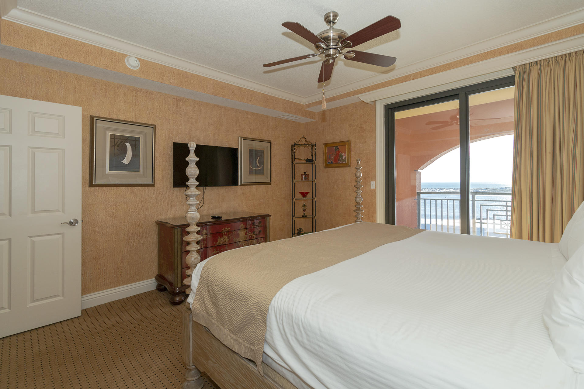 EMERALD GRANDE - Residential