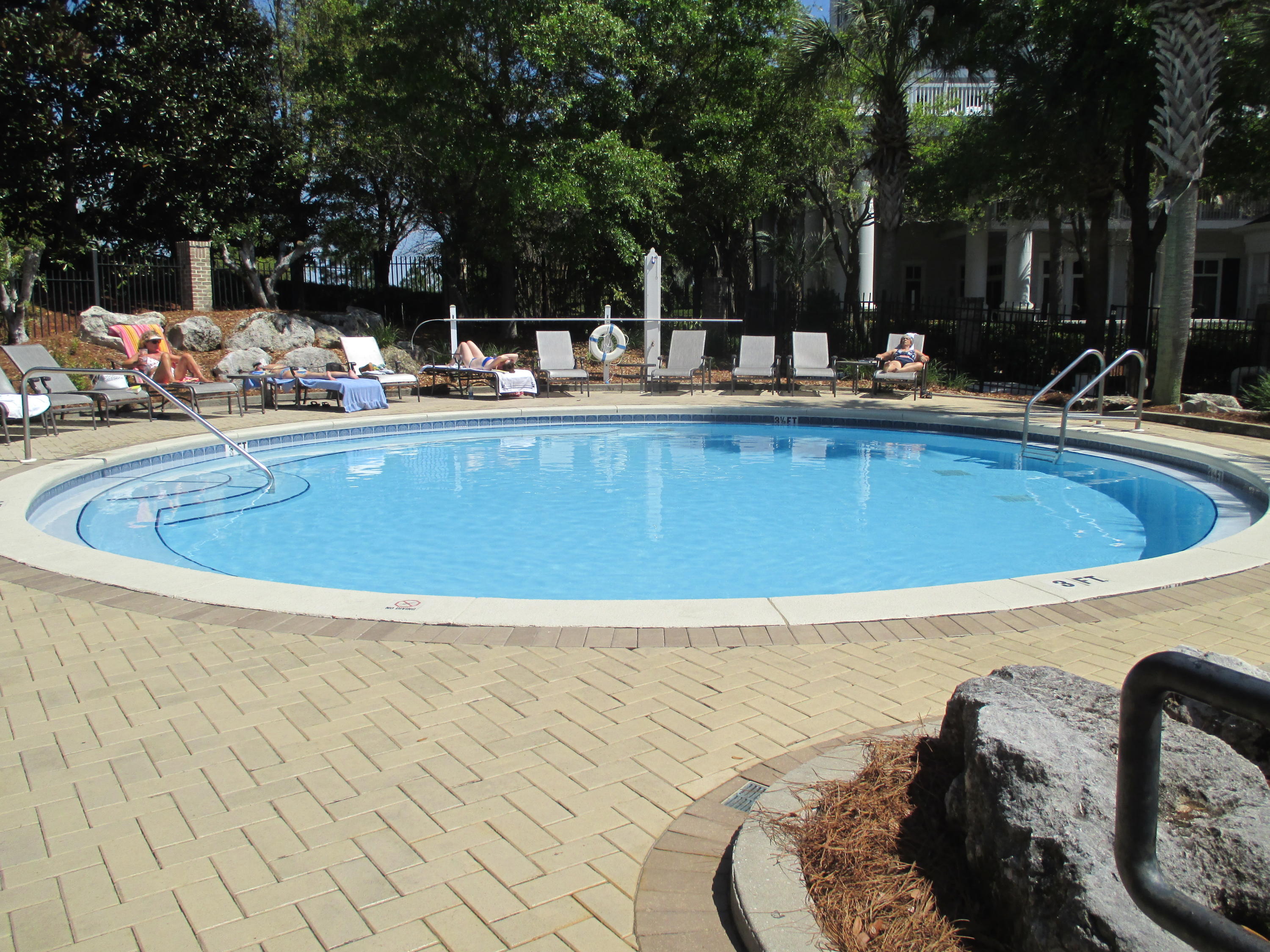 BAHIA CONDO - Residential