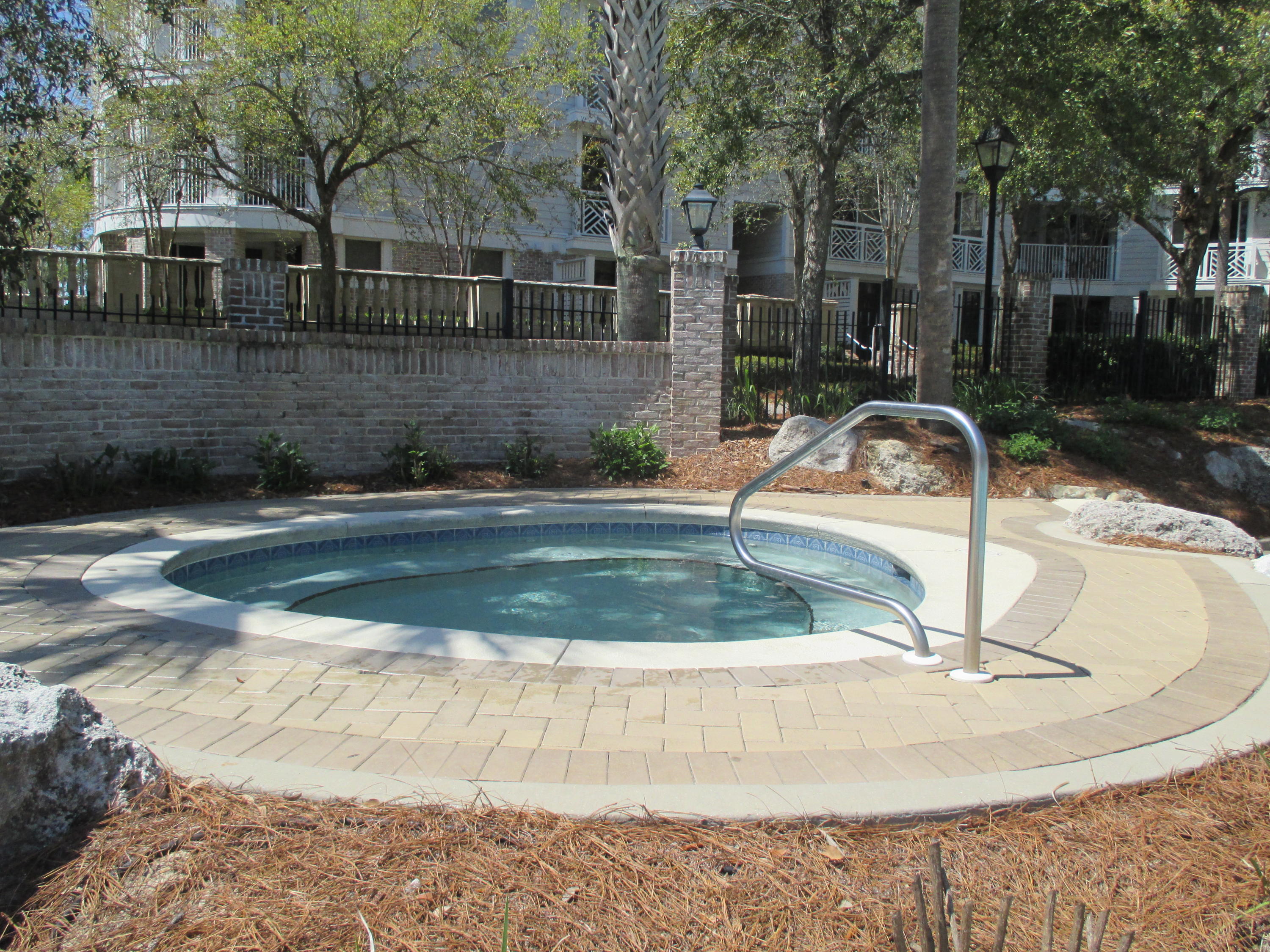 BAHIA CONDO - Residential