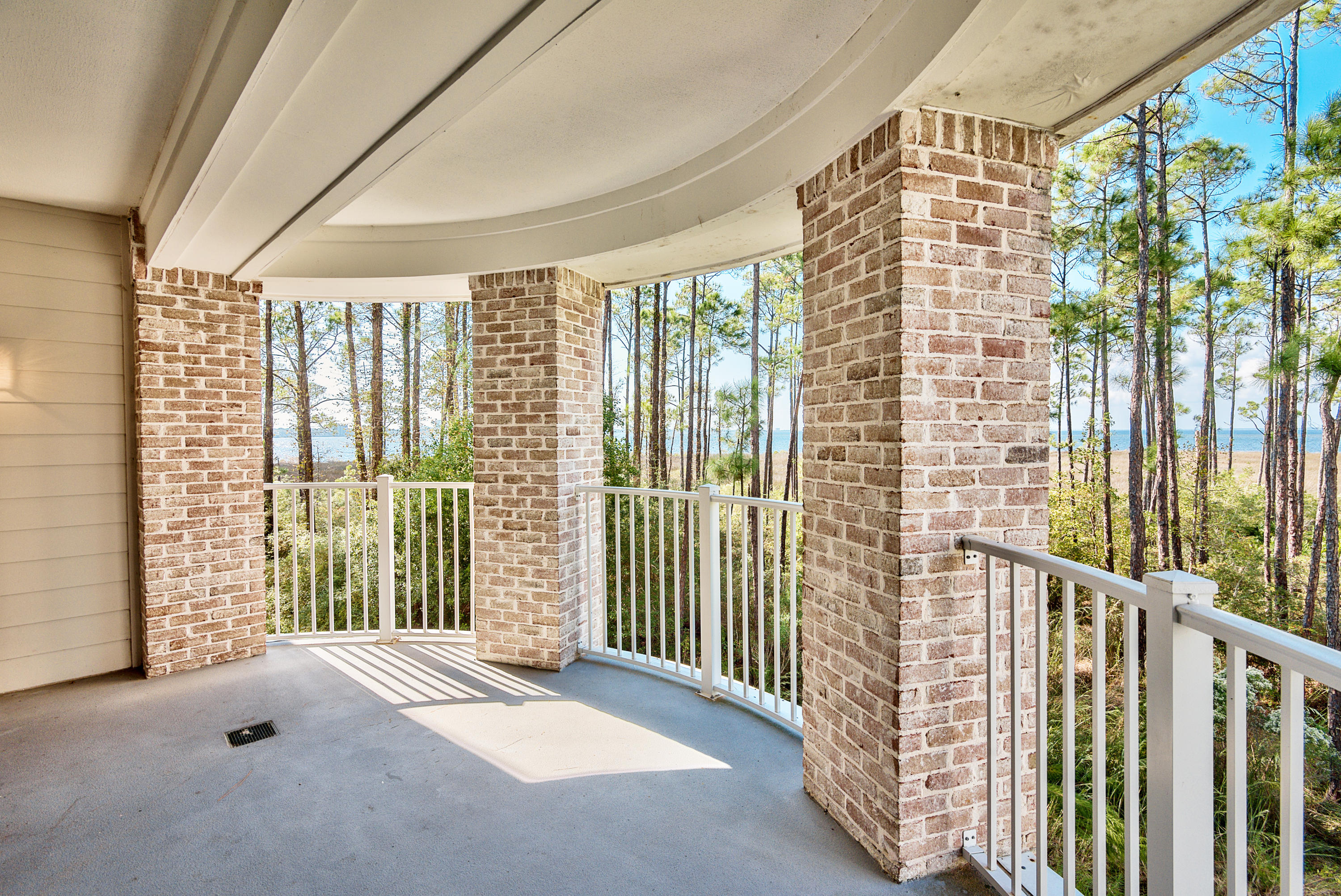 BAHIA CONDO - Residential