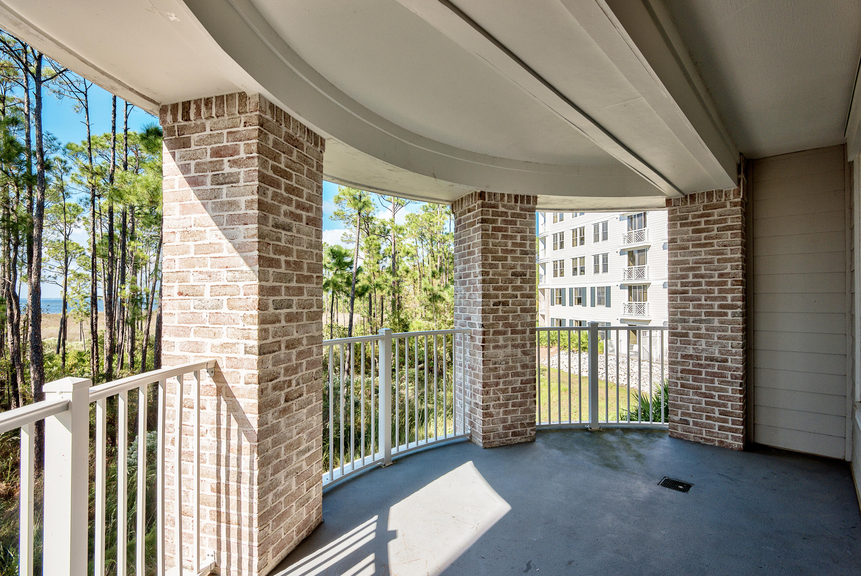 BAHIA CONDO - Residential