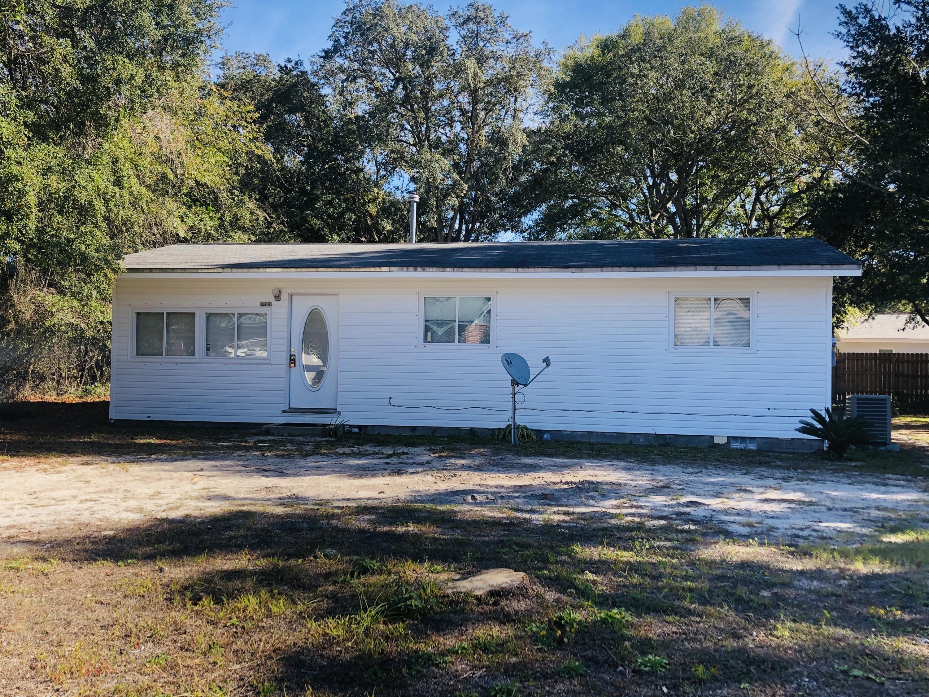 Great for investors or fixer-uppers! This property is being sold ''AS-IS''. On a large lot with a lot of potential and conveniently located! There is a small bonus room off of the kitchen area that could be used as a small bedroom or office.Buyer to verify all measurements.
