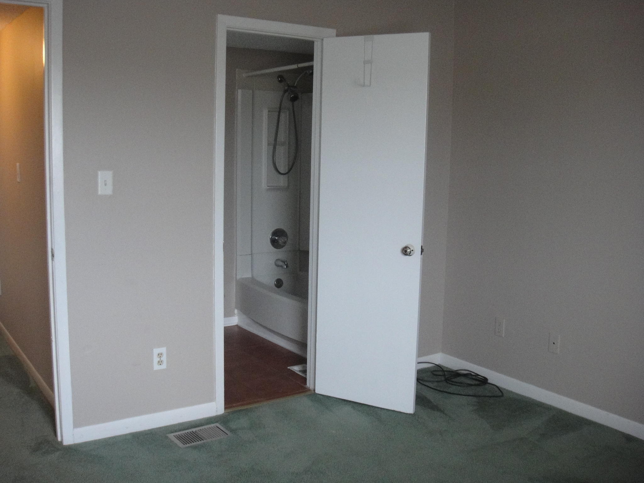 COMMODORES LANDING - Residential Lease