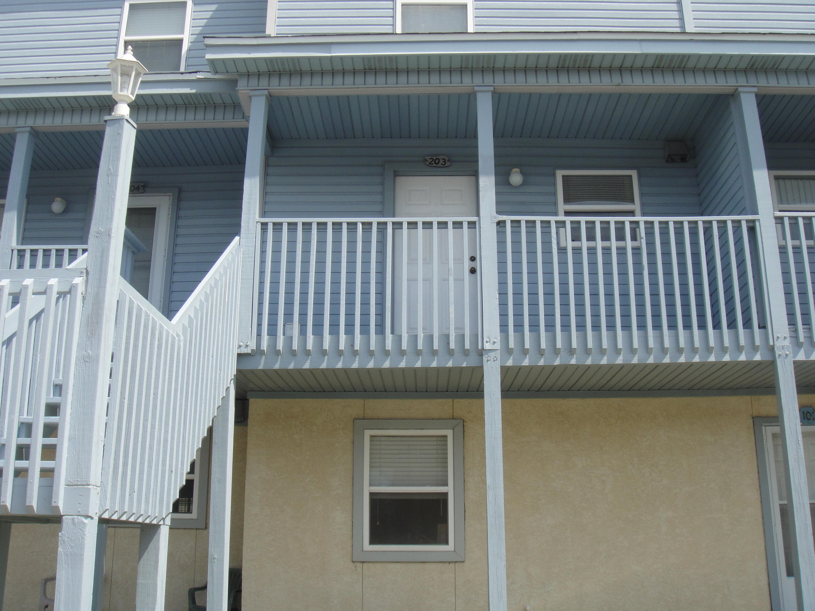 COMMODORES LANDING - Residential Lease