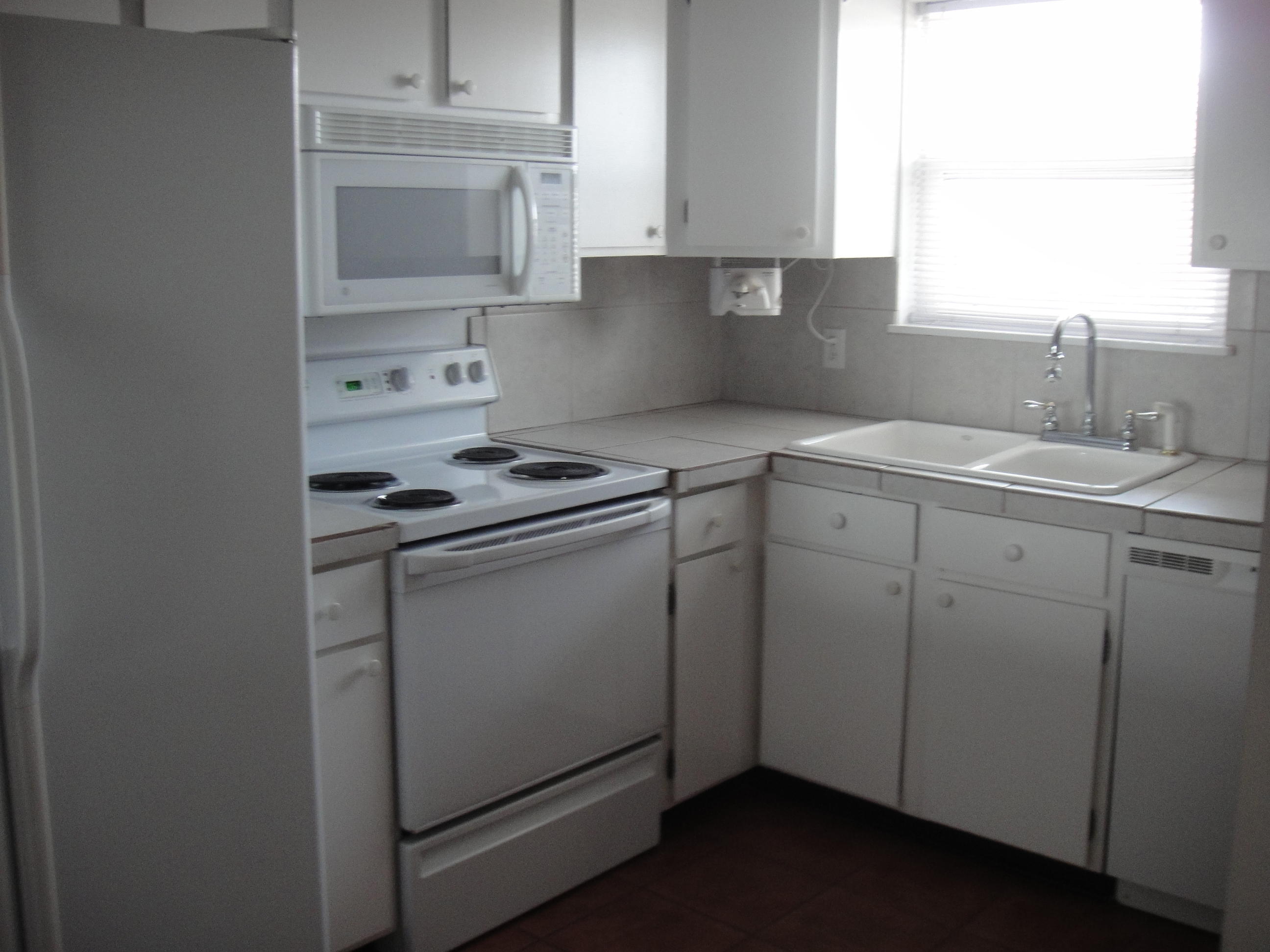 COMMODORES LANDING - Residential Lease