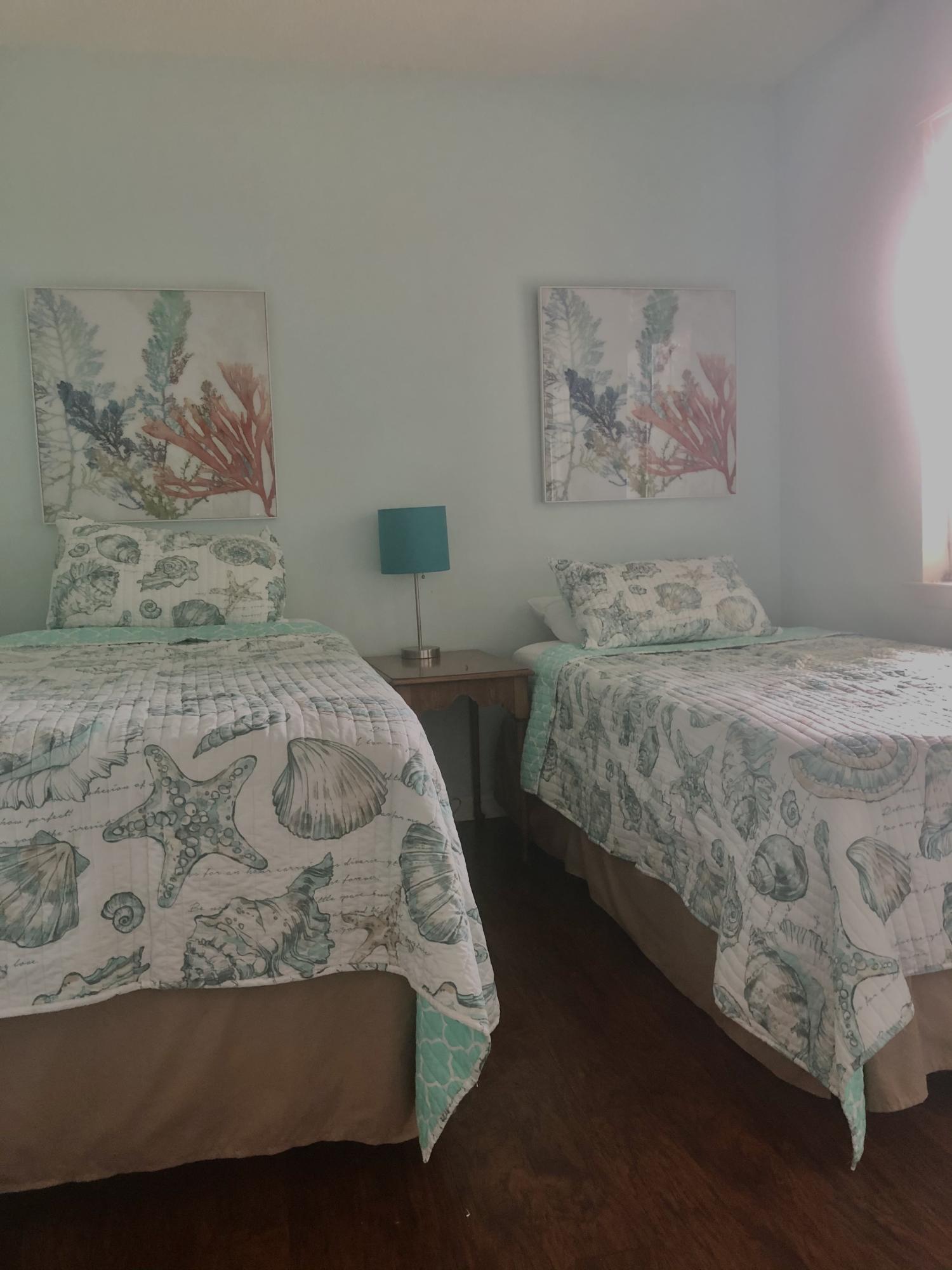 UNIVERSAL OAKS - Residential