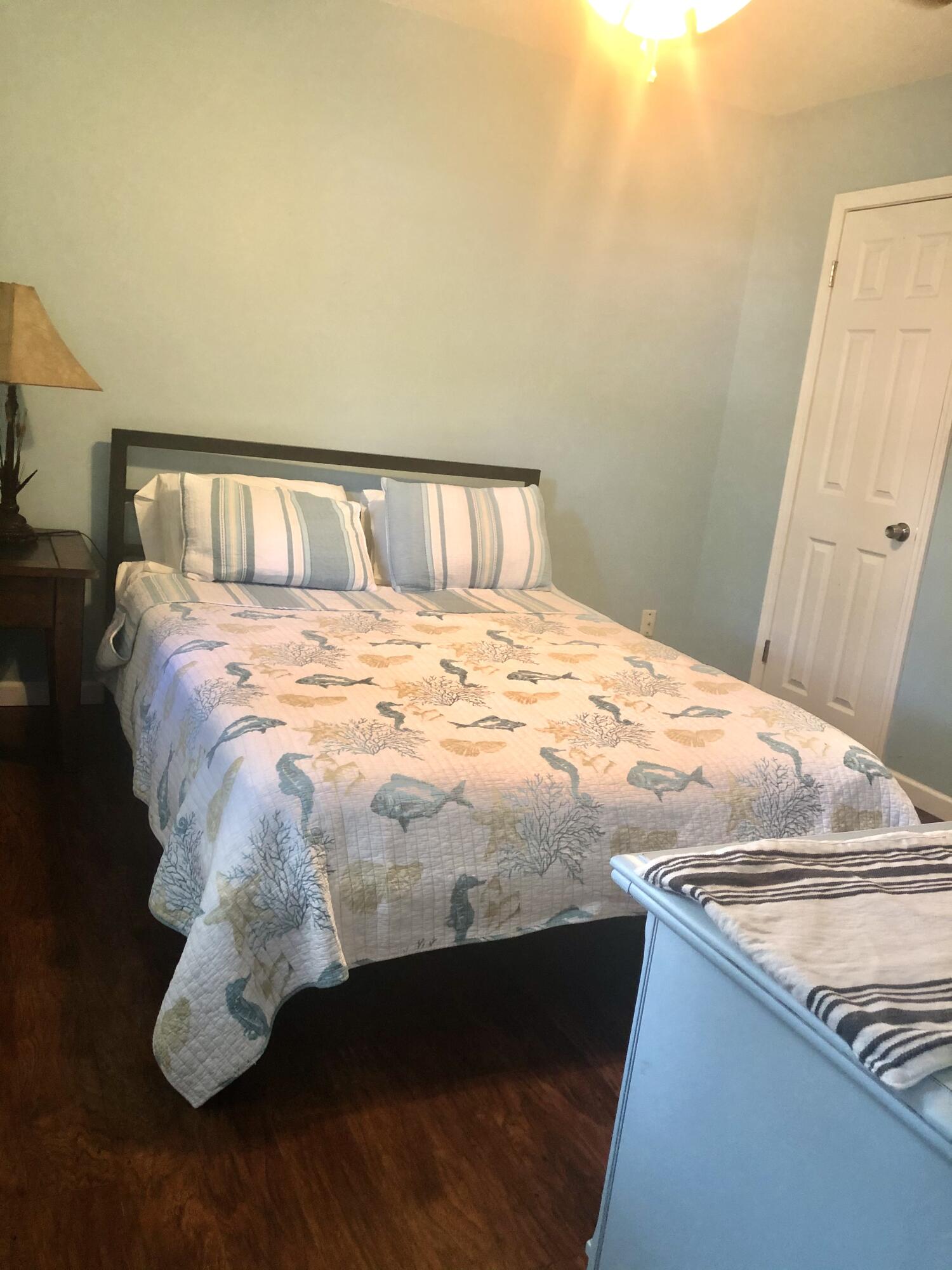 UNIVERSAL OAKS - Residential