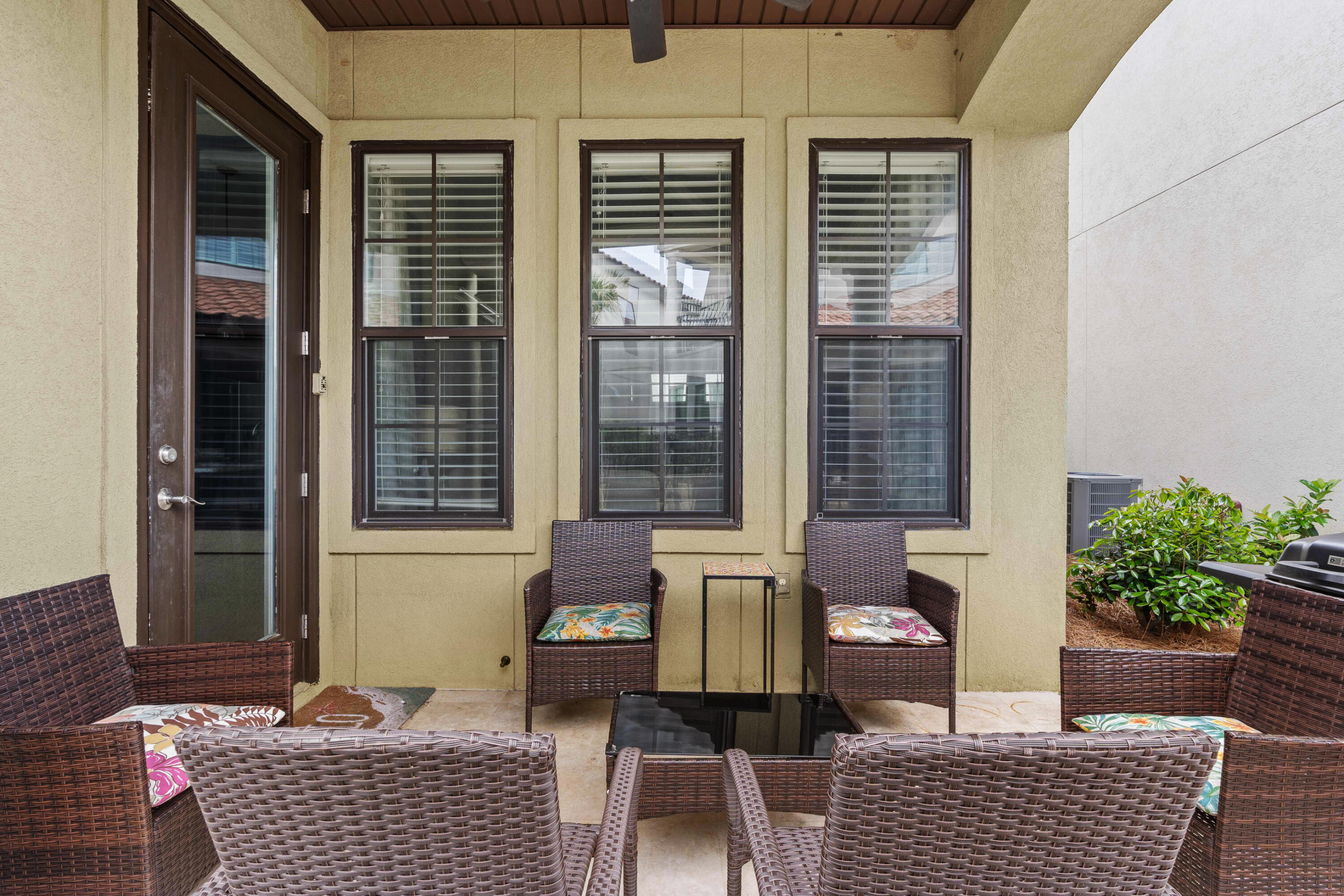 VILLA LAGO - Residential Lease