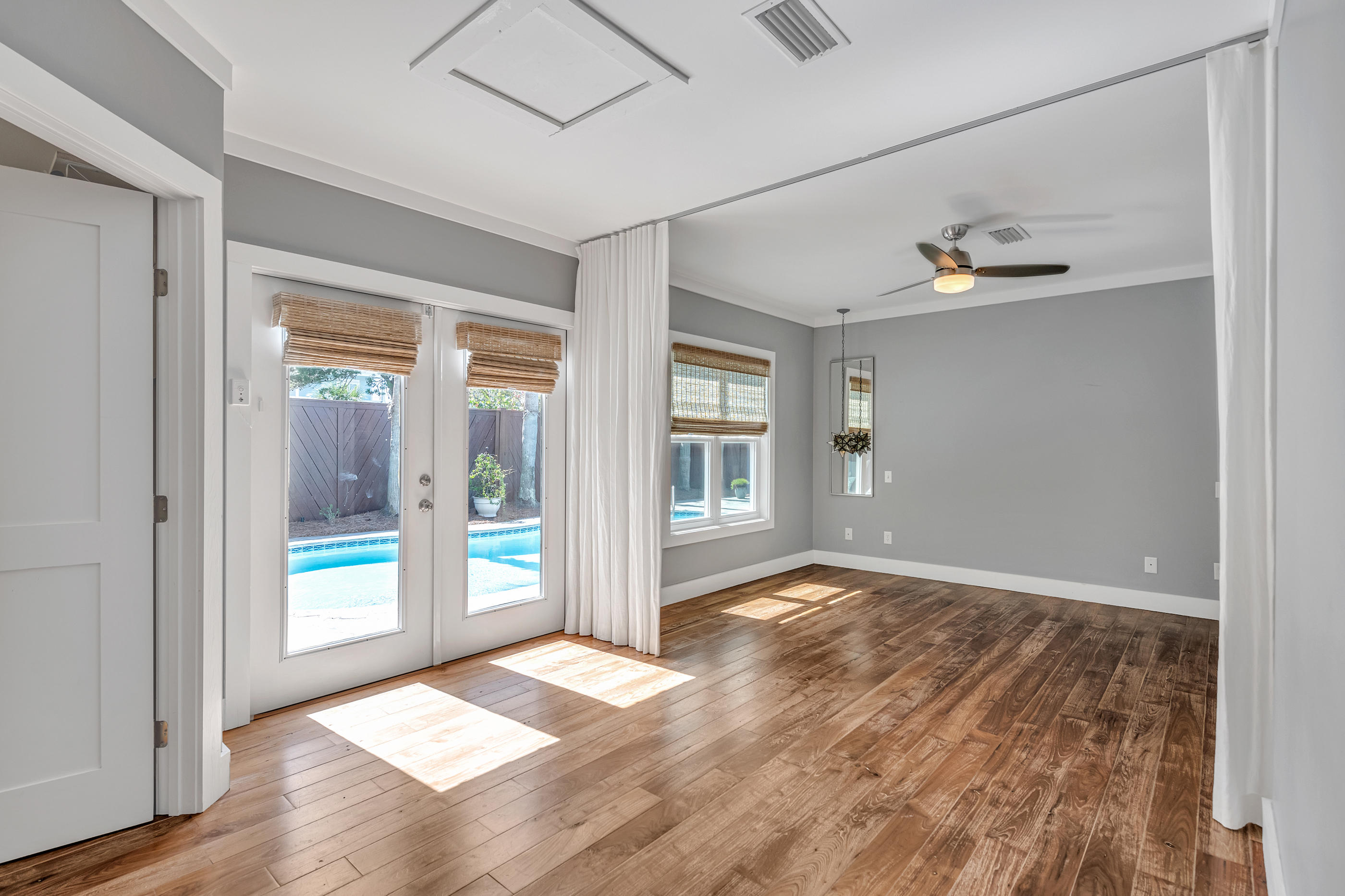 CRYSTAL BEACH - Residential