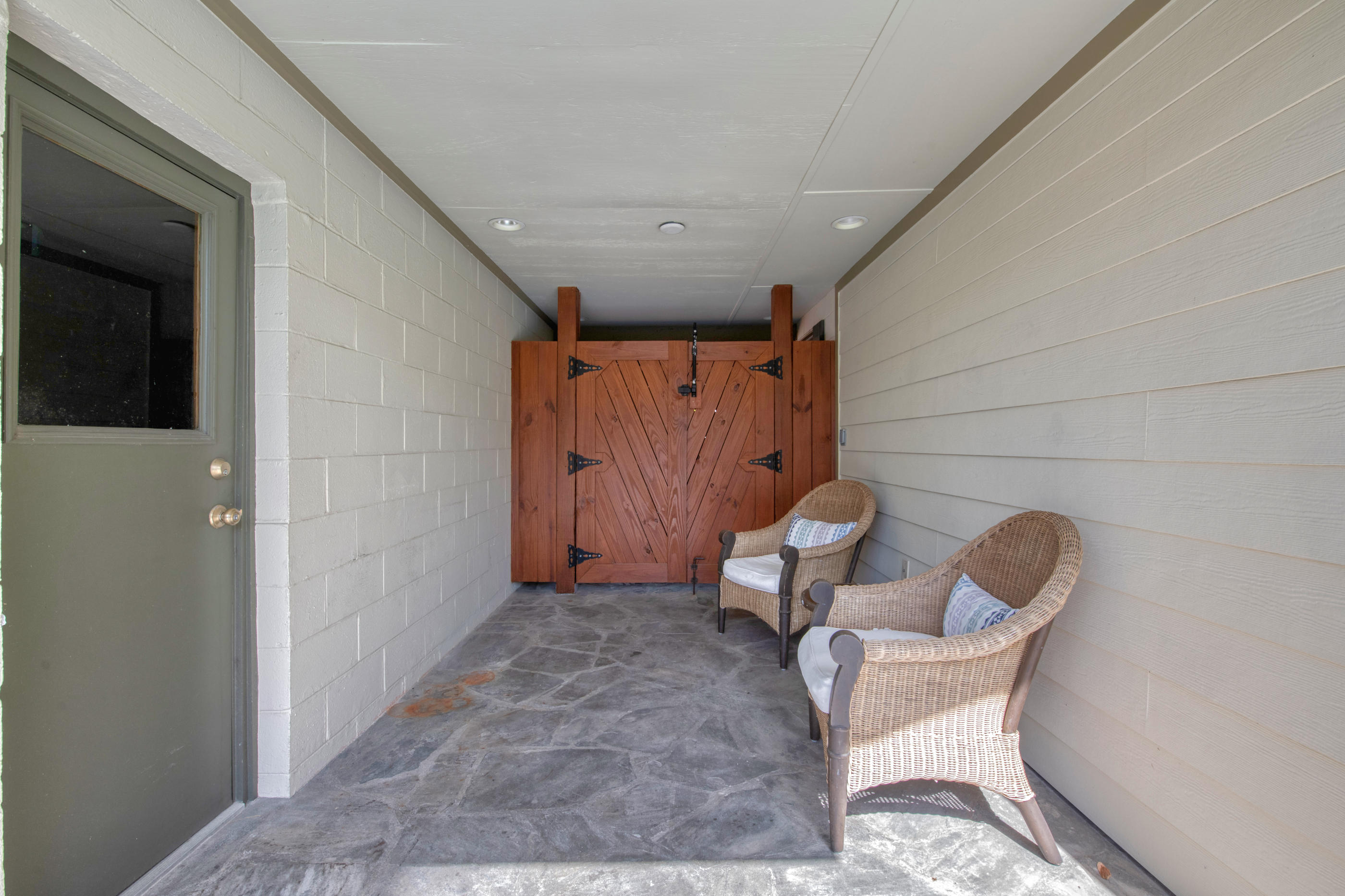 CRYSTAL BEACH - Residential