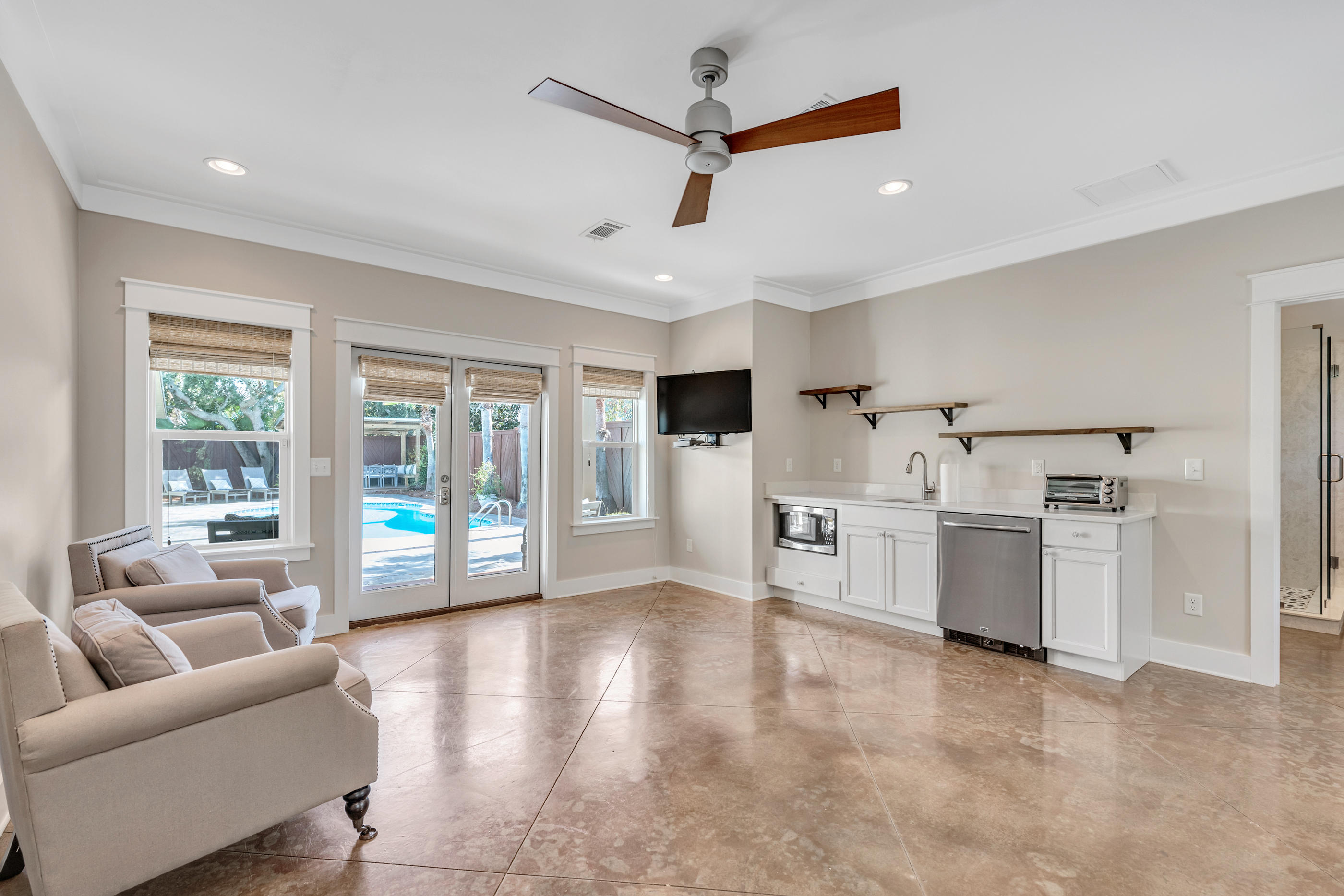 CRYSTAL BEACH - Residential