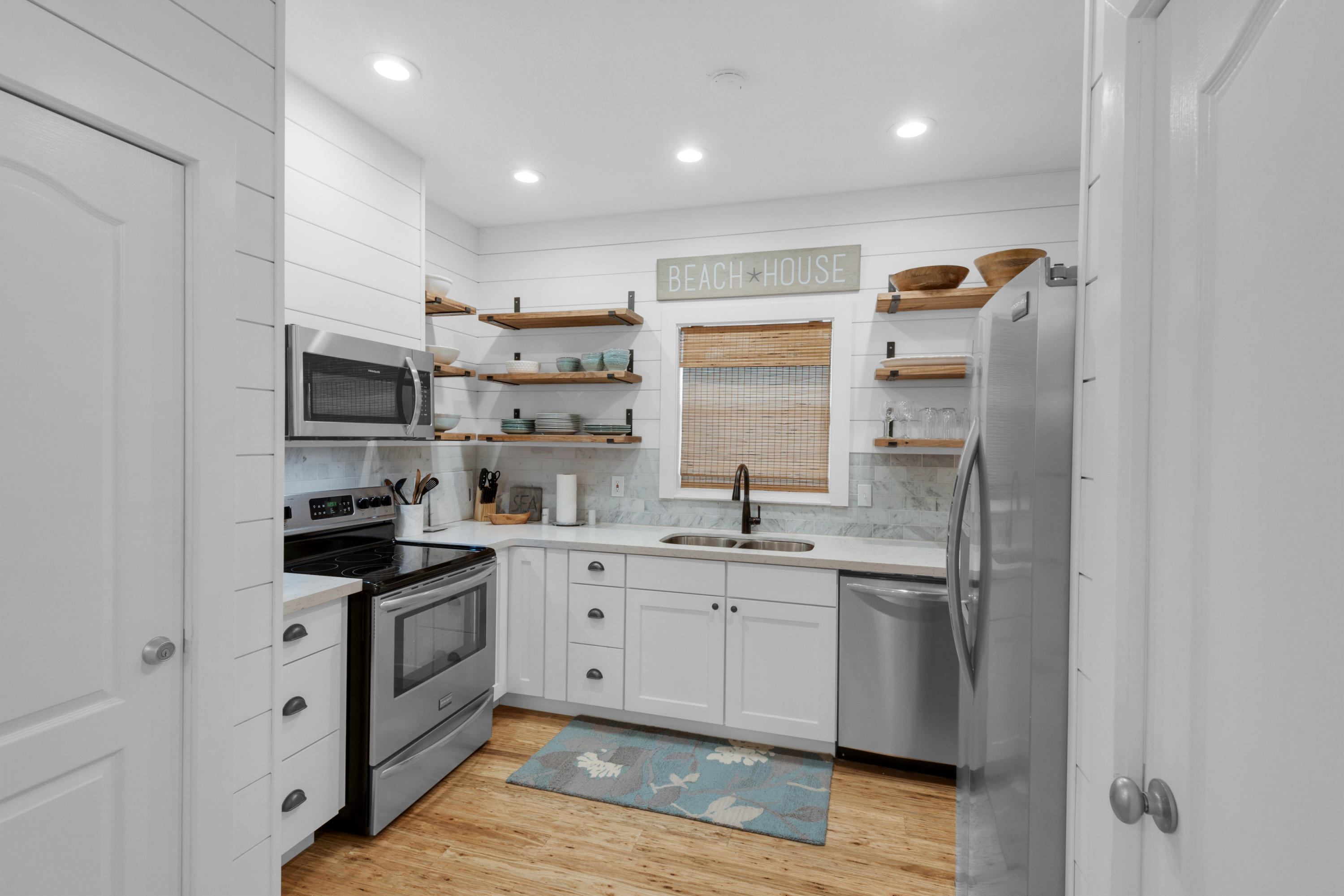 WHITES GULFVIEW ESTATES - Residential