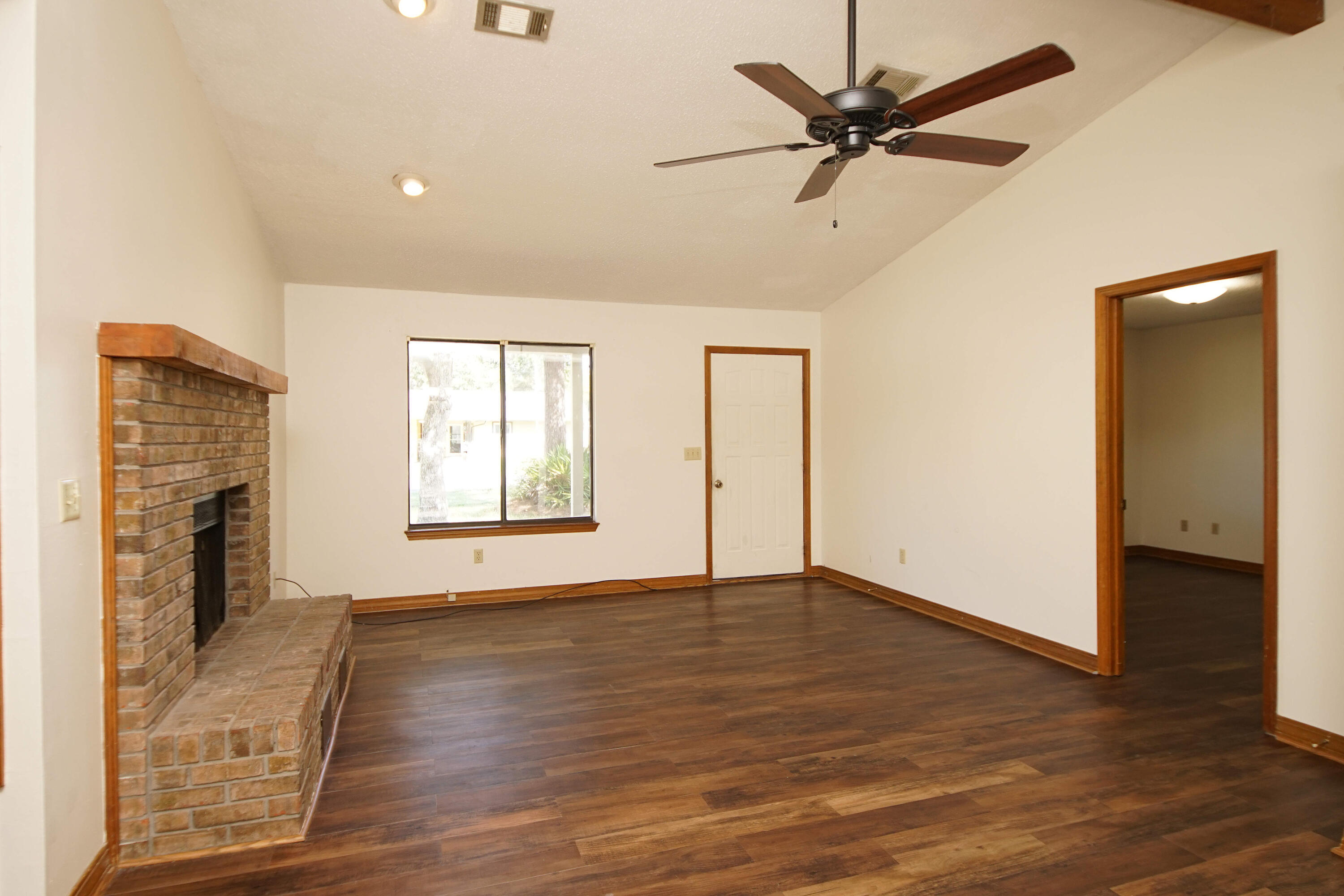 VALPARAISO PINECREST 6 - Residential