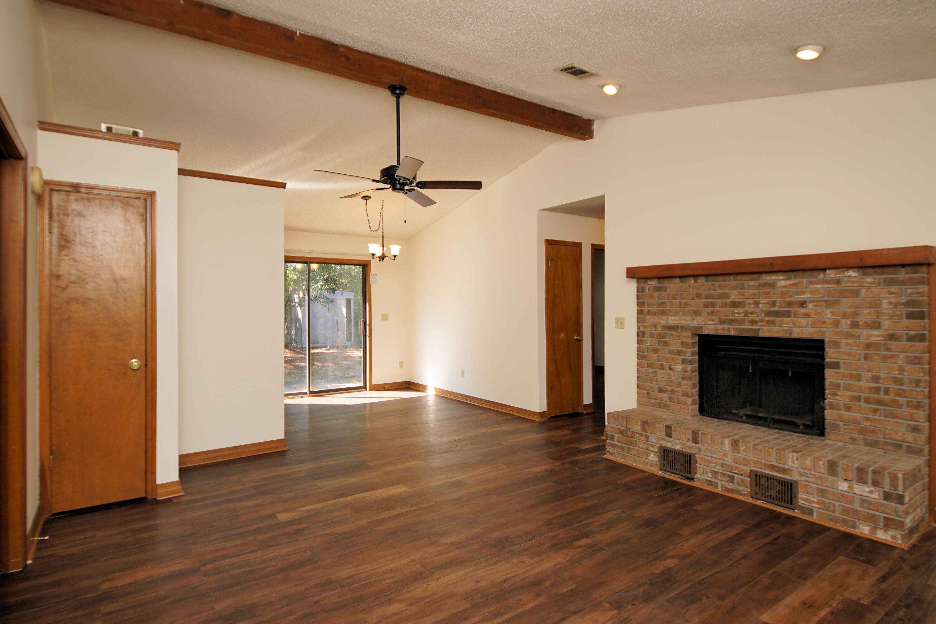 VALPARAISO PINECREST 6 - Residential