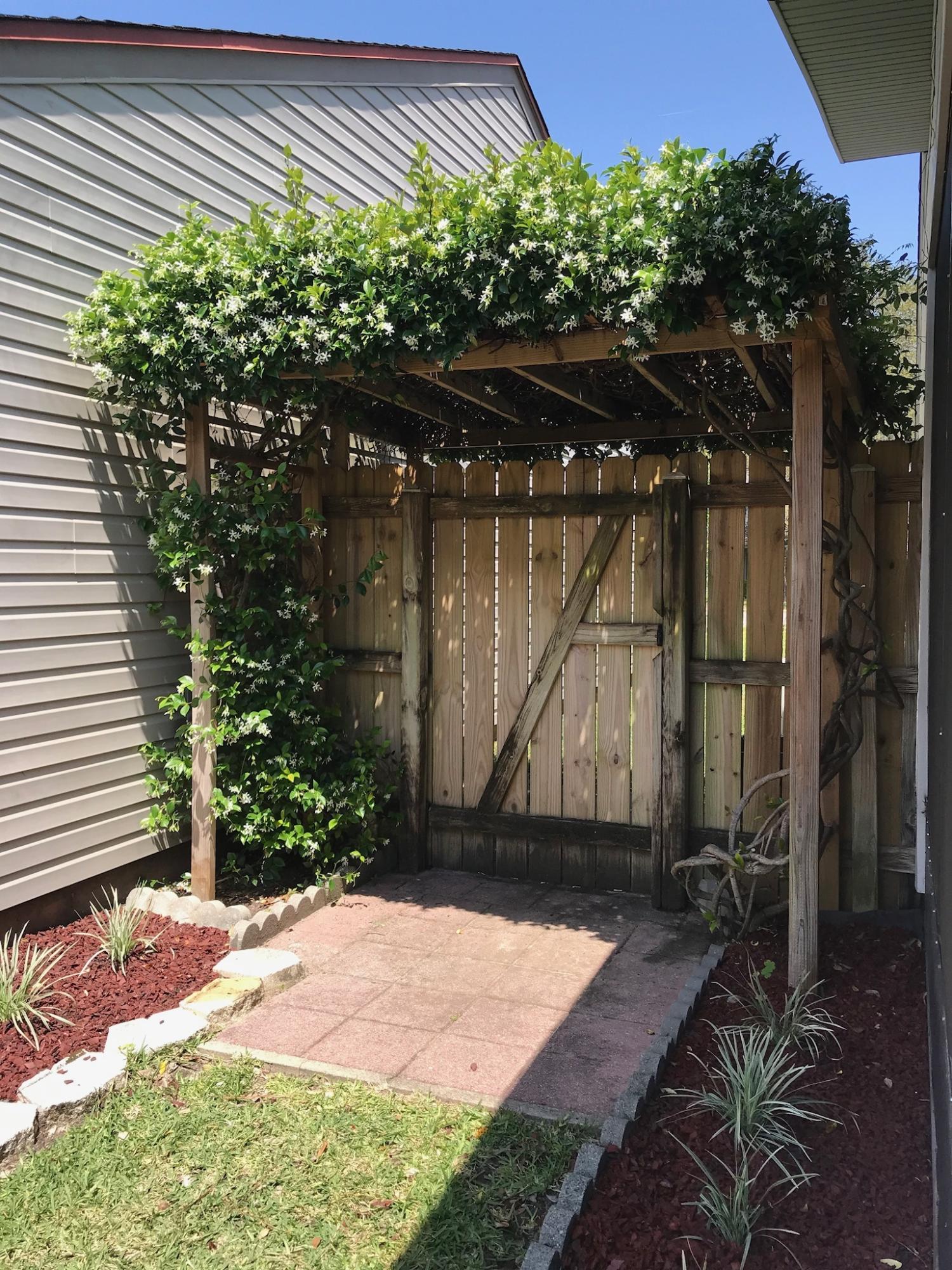 CEDAR RIDGE - Residential