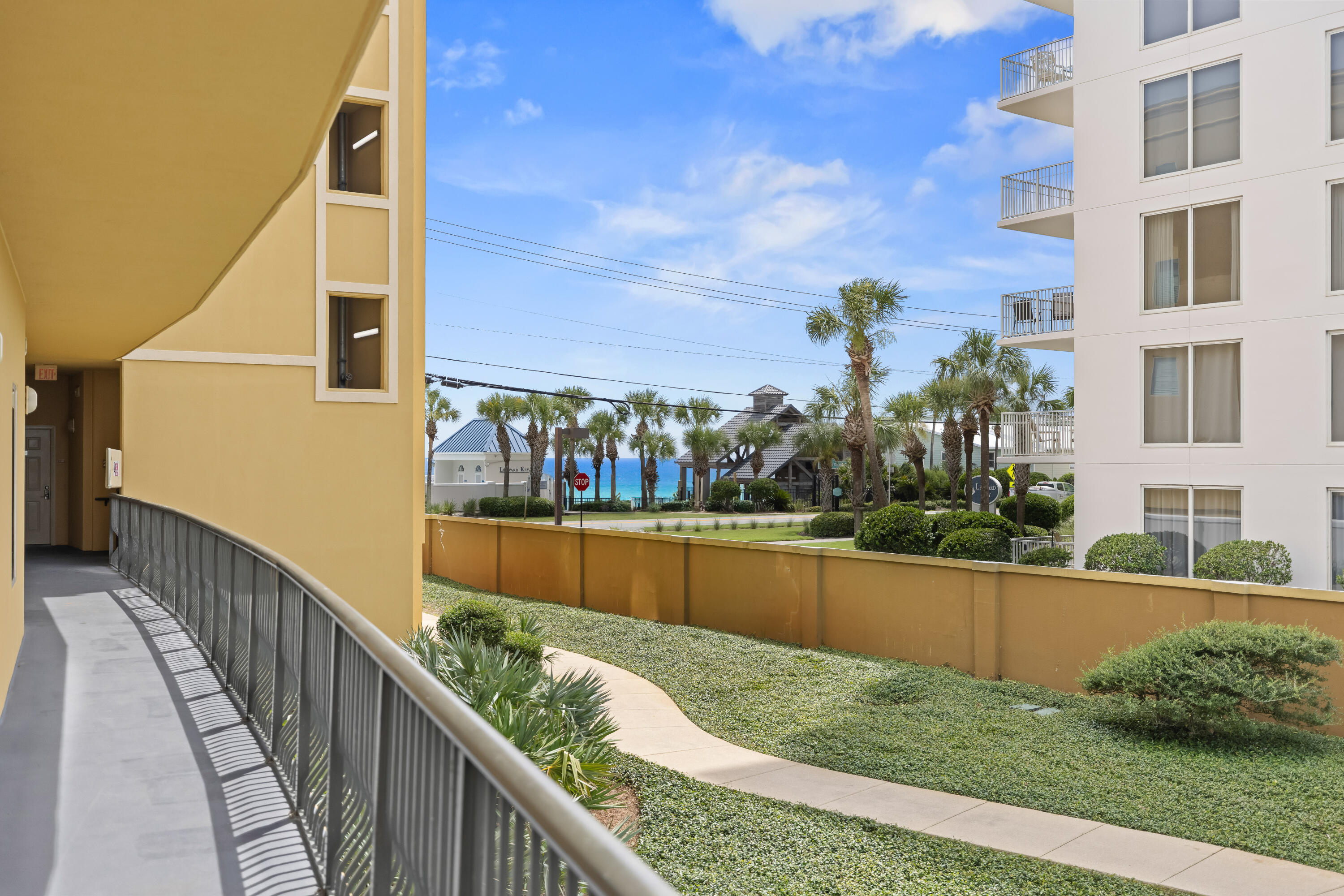 BEACH RESORT - Residential