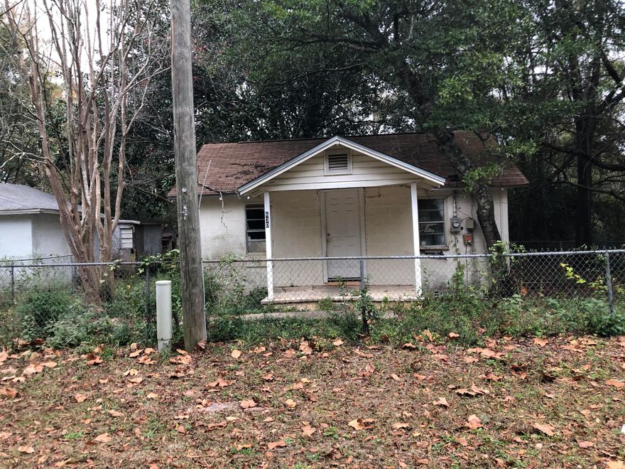 Investment Opportunity! Two homes on two lots. Houses do need work but are solid. Easy access to 85 and downtown.