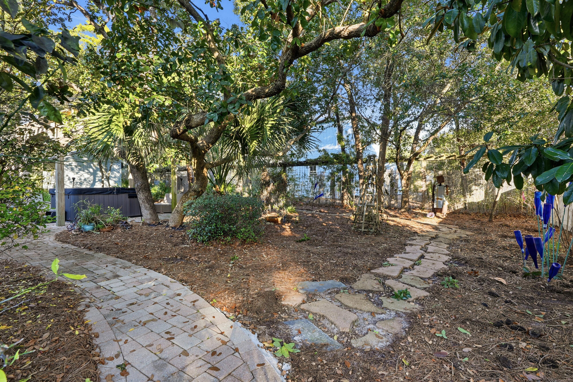 SEABREEZE EAST - Residential