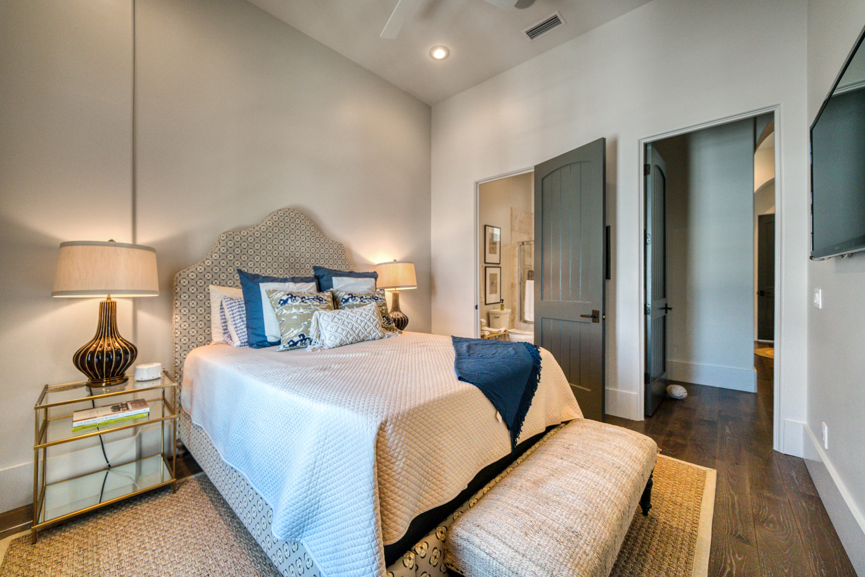 SEAGROVE VILLAGE 6TH ADD - Residential