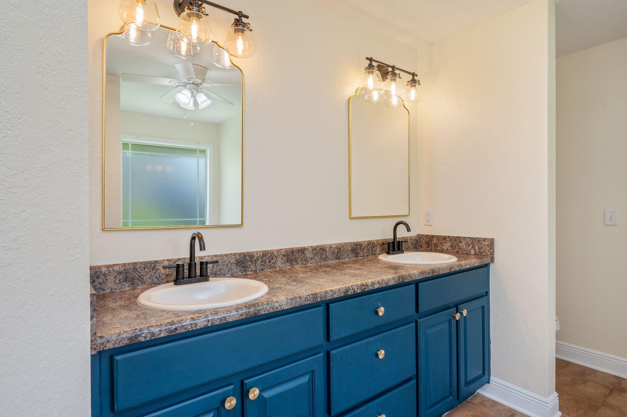 FOX VALLEY - Residential Lease