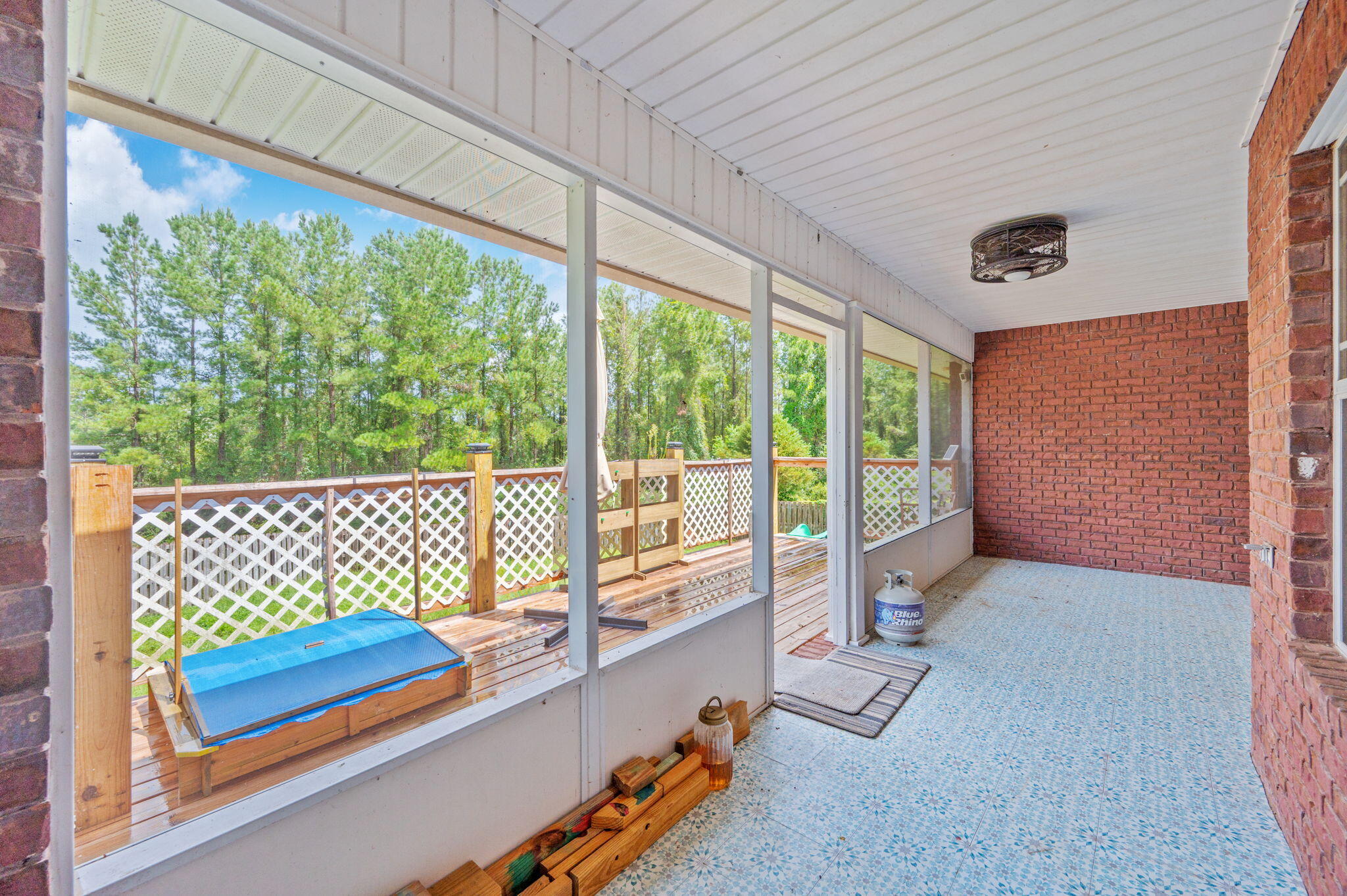 FOX VALLEY - Residential Lease