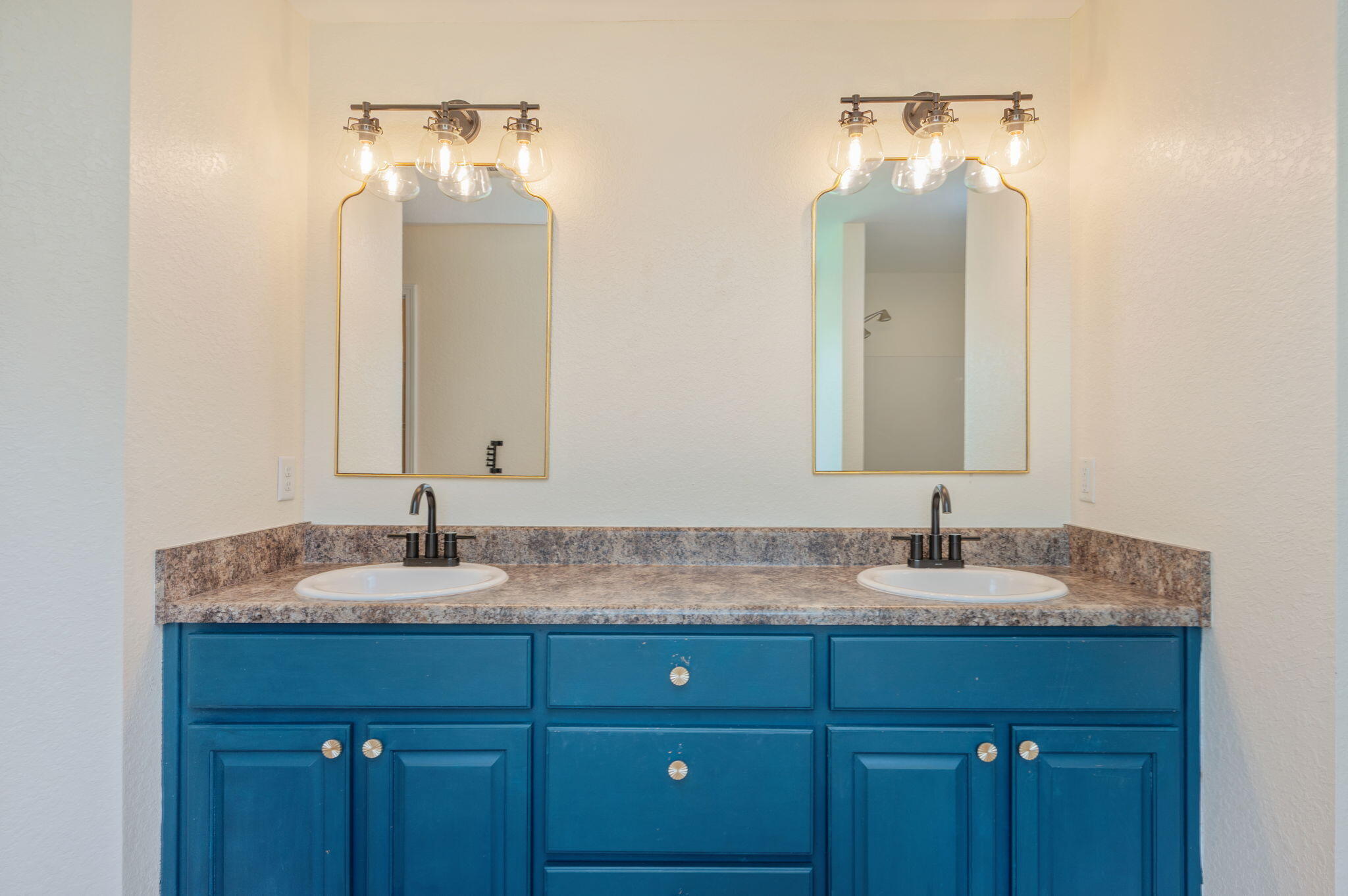 FOX VALLEY - Residential Lease