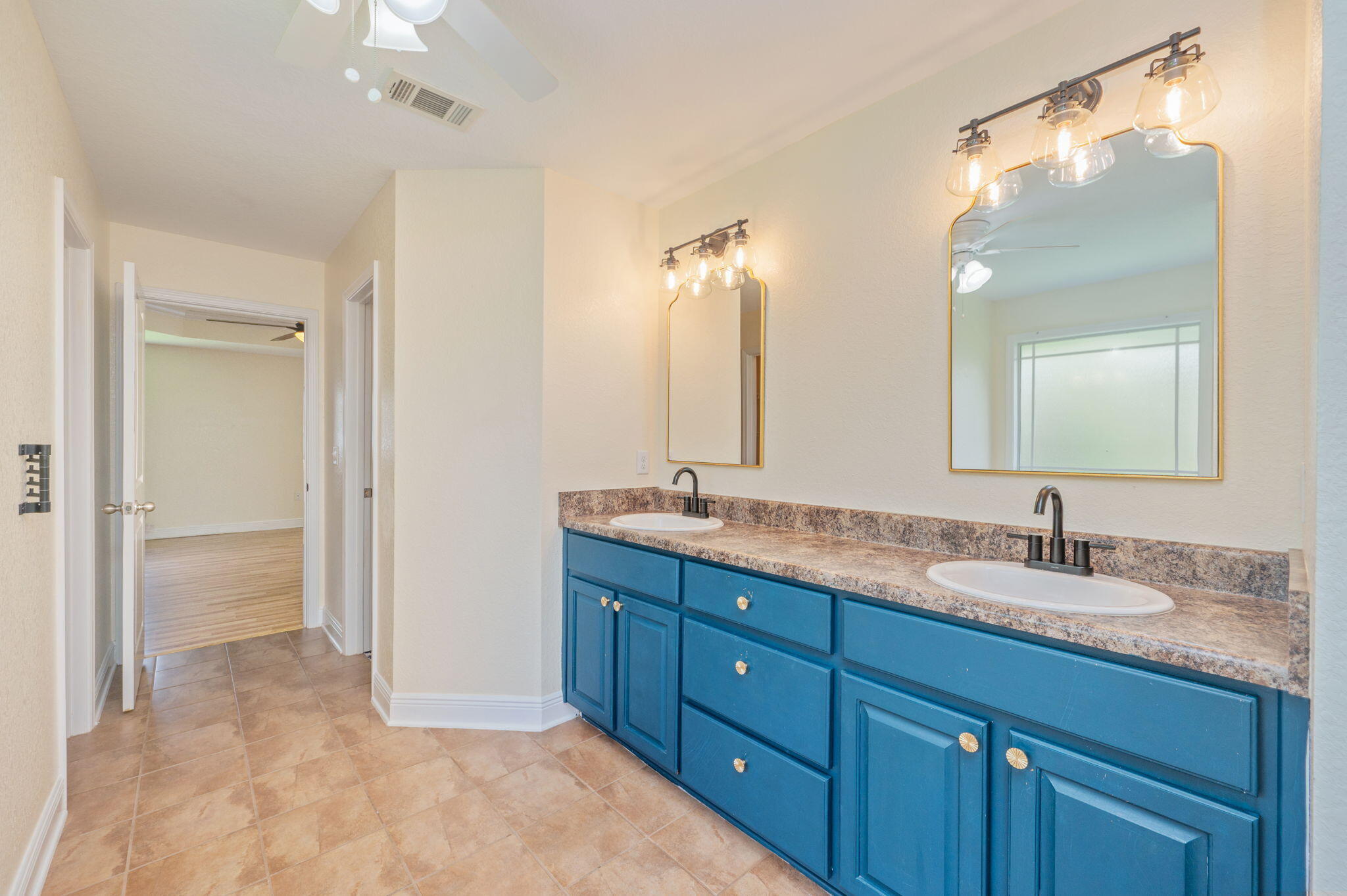 FOX VALLEY - Residential Lease