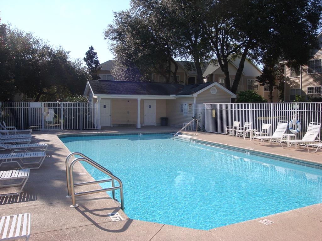 THE OAKS AT NICEVILLE CONDO UNIT 123 - Residential