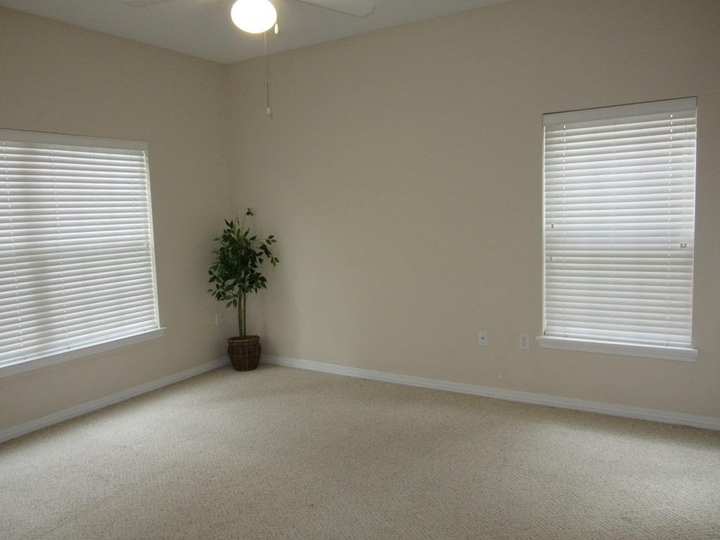 THE OAKS AT NICEVILLE CONDO UNIT 123 - Residential