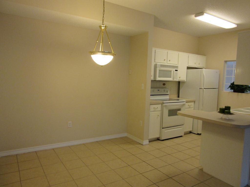 THE OAKS AT NICEVILLE CONDO UNIT 123 - Residential