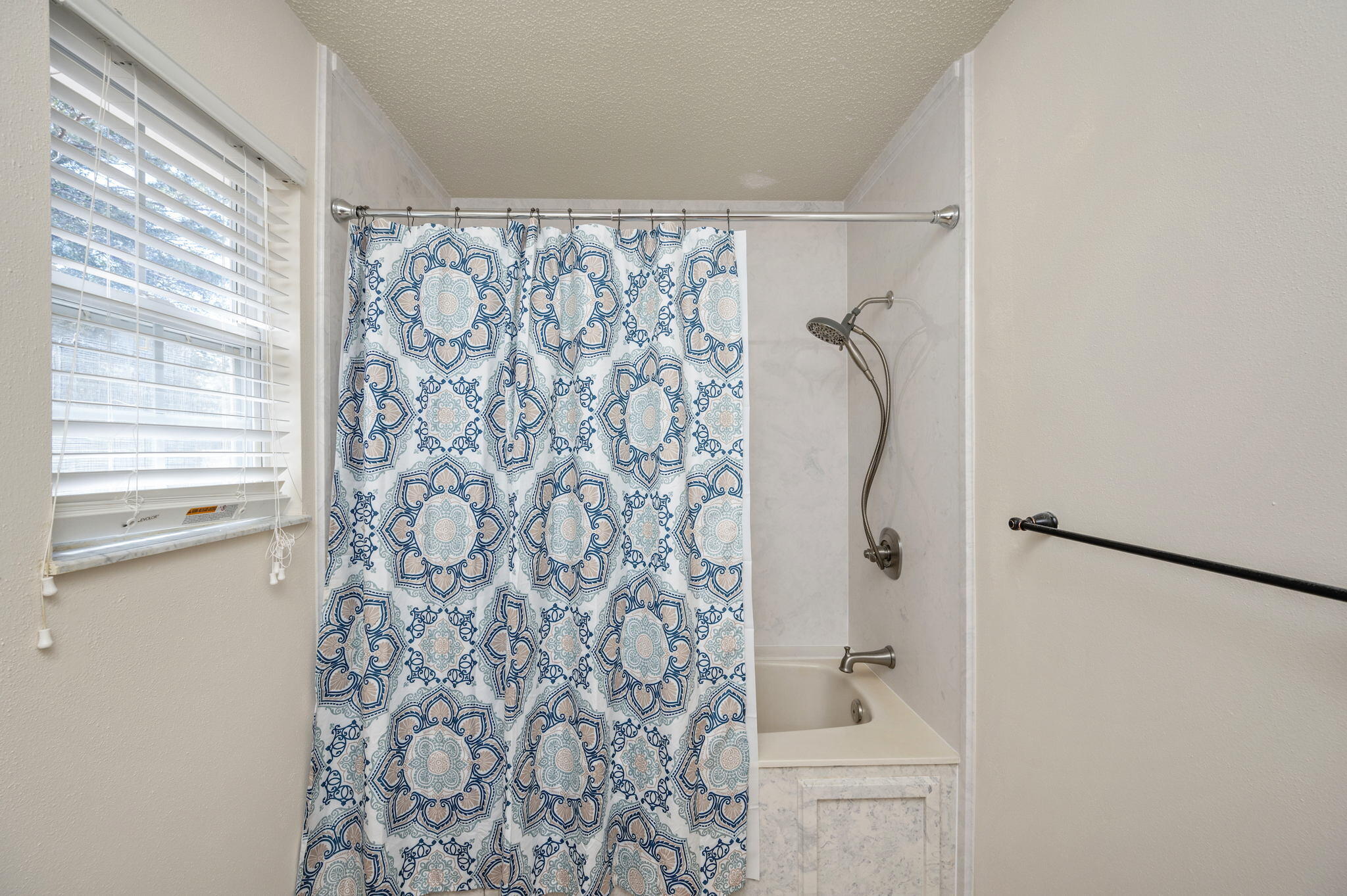 CRESTVIEW (231100.00) - Residential