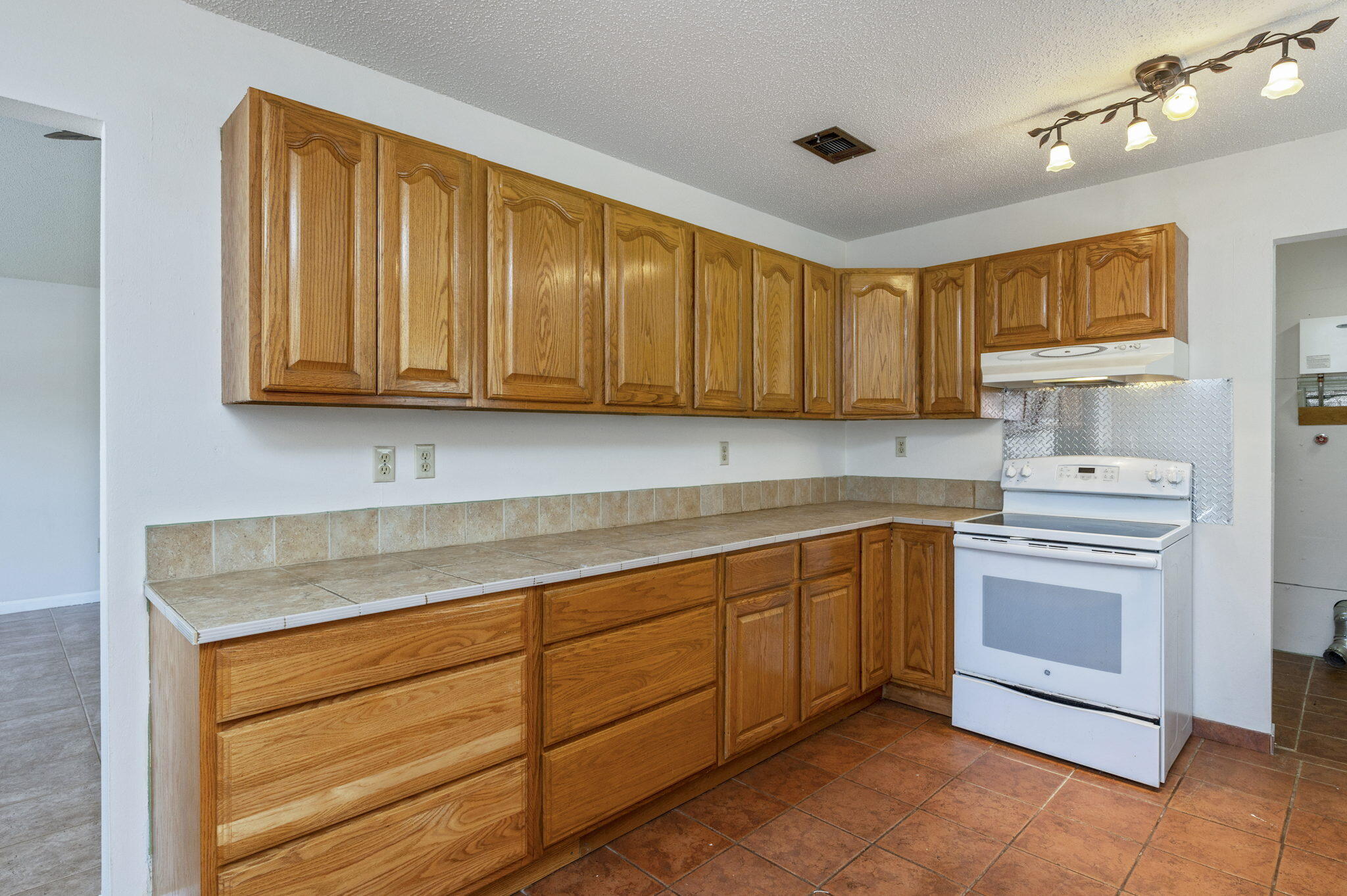 CRESTVIEW (231100.00) - Residential